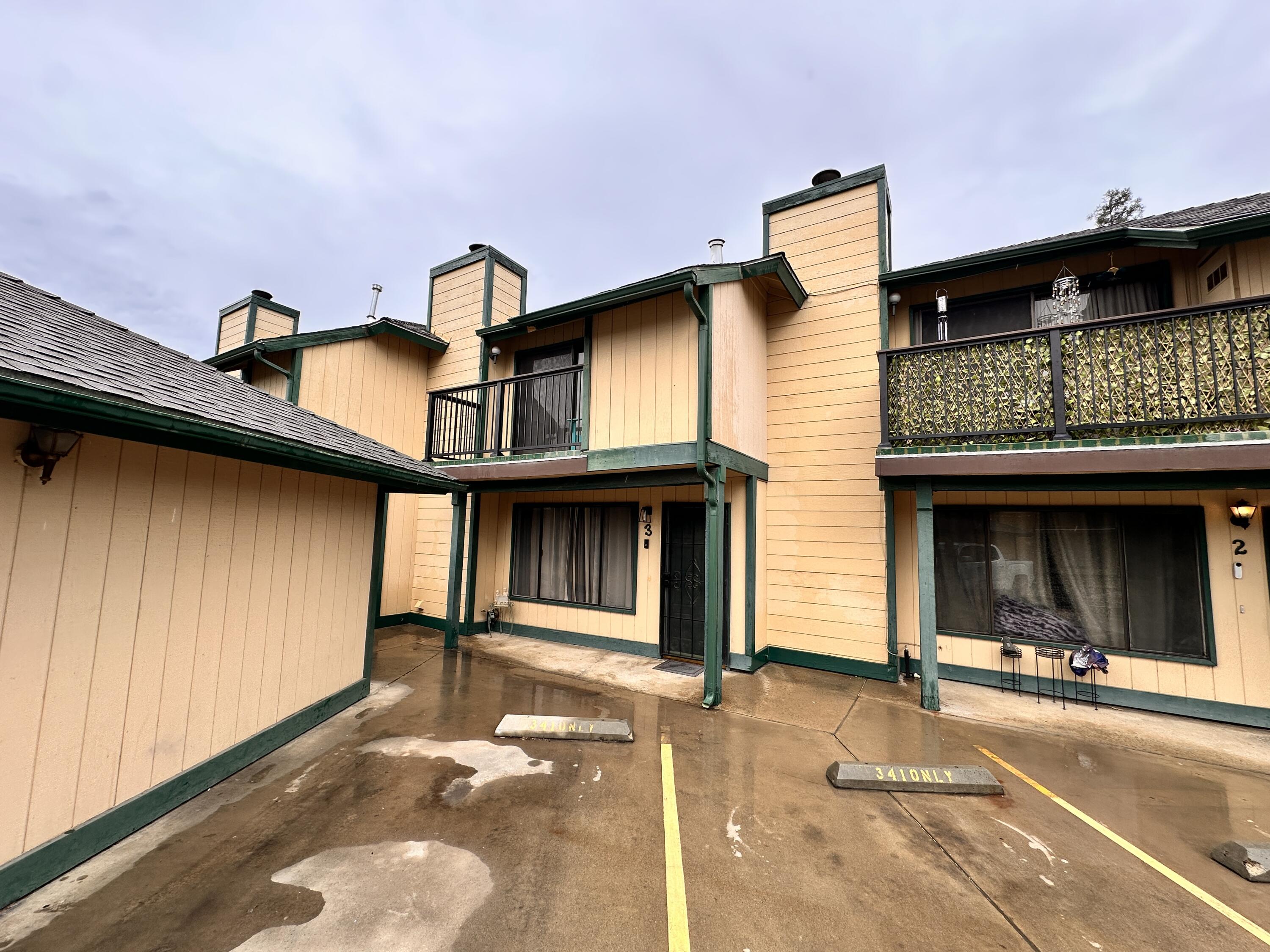 341 N Capitola Ct #3, Porterville, CA 93257