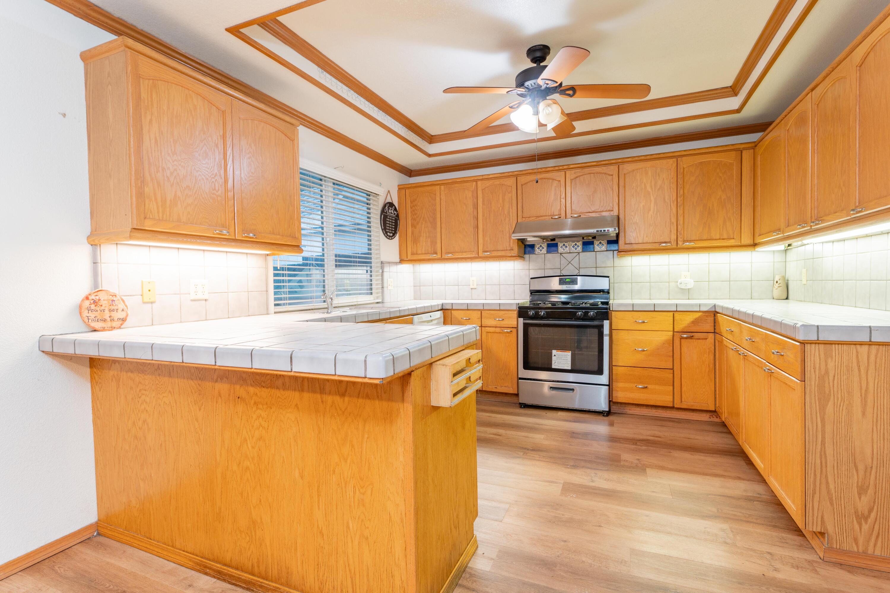 465 W Fargo Ave, Hanford, CA 93230