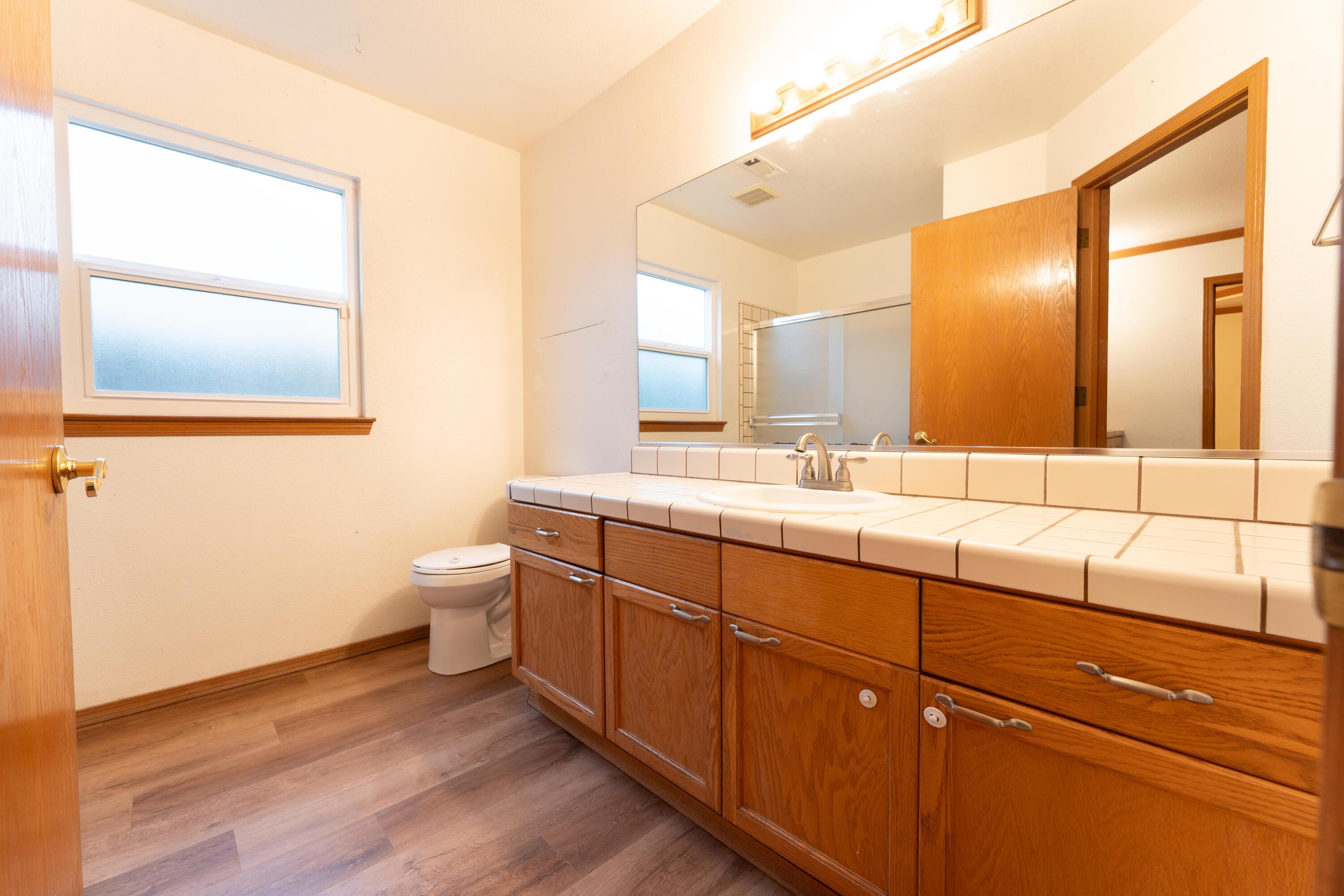 465 W Fargo Ave, Hanford, CA 93230