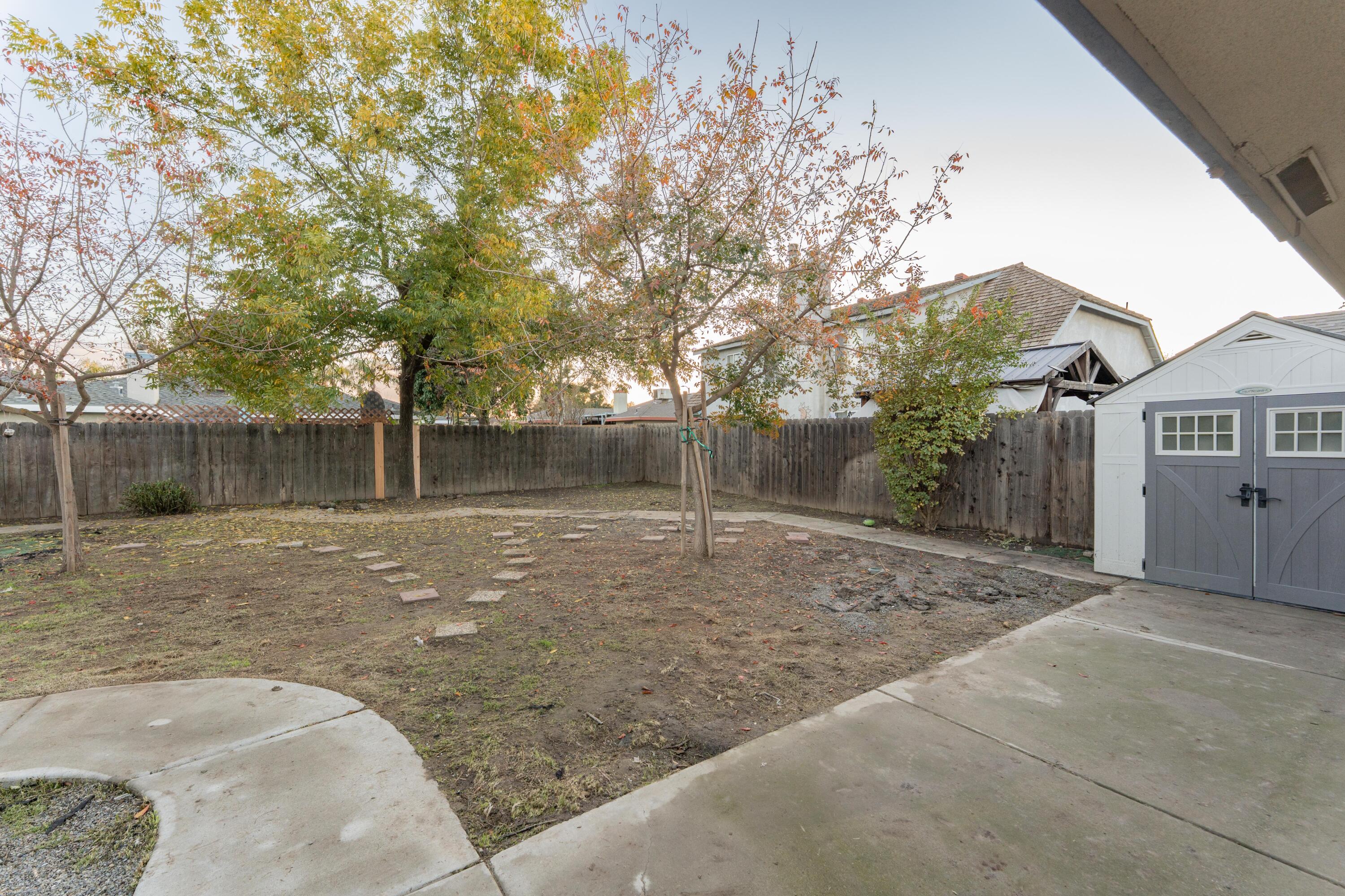 465 W Fargo Ave, Hanford, CA 93230