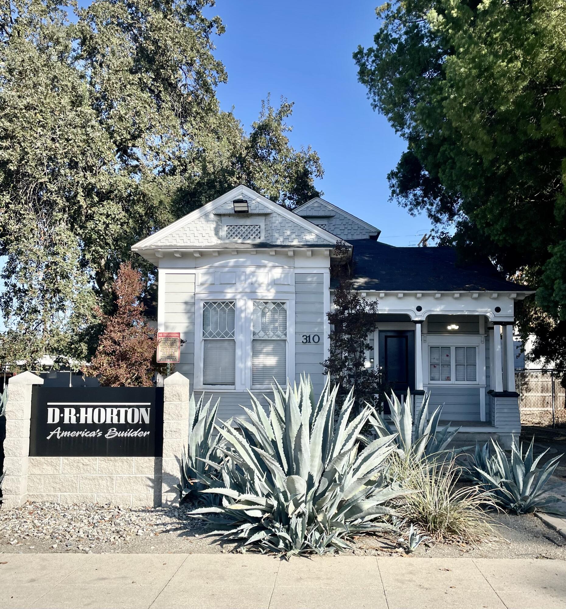 310 W Murray Ave, Visalia, CA 93291