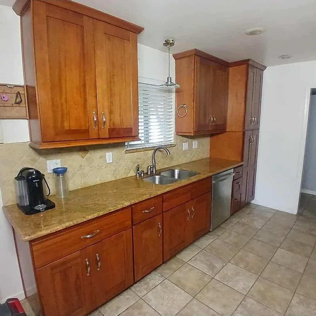 2527 S Linda Vista St, Visalia, CA 93277