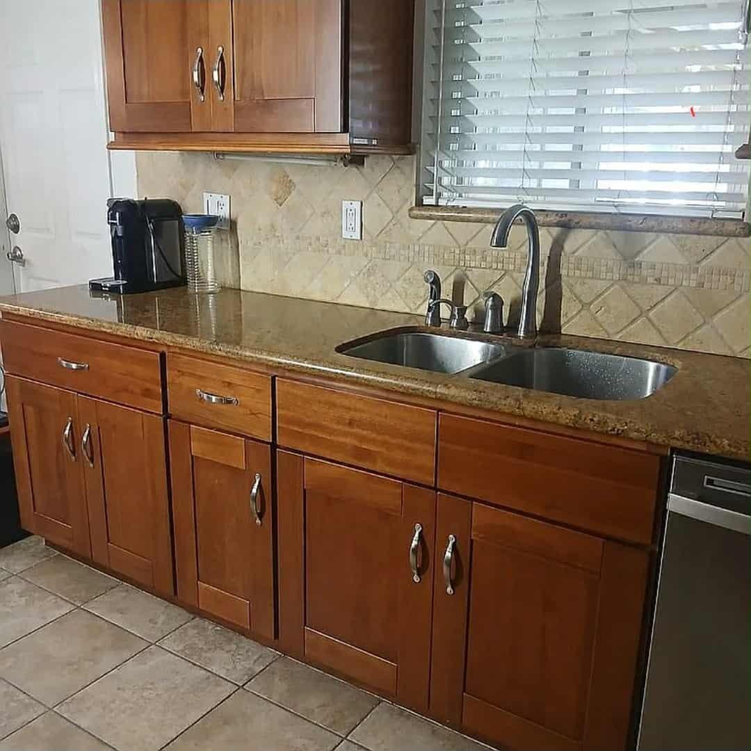 2527 S Linda Vista St, Visalia, CA 93277