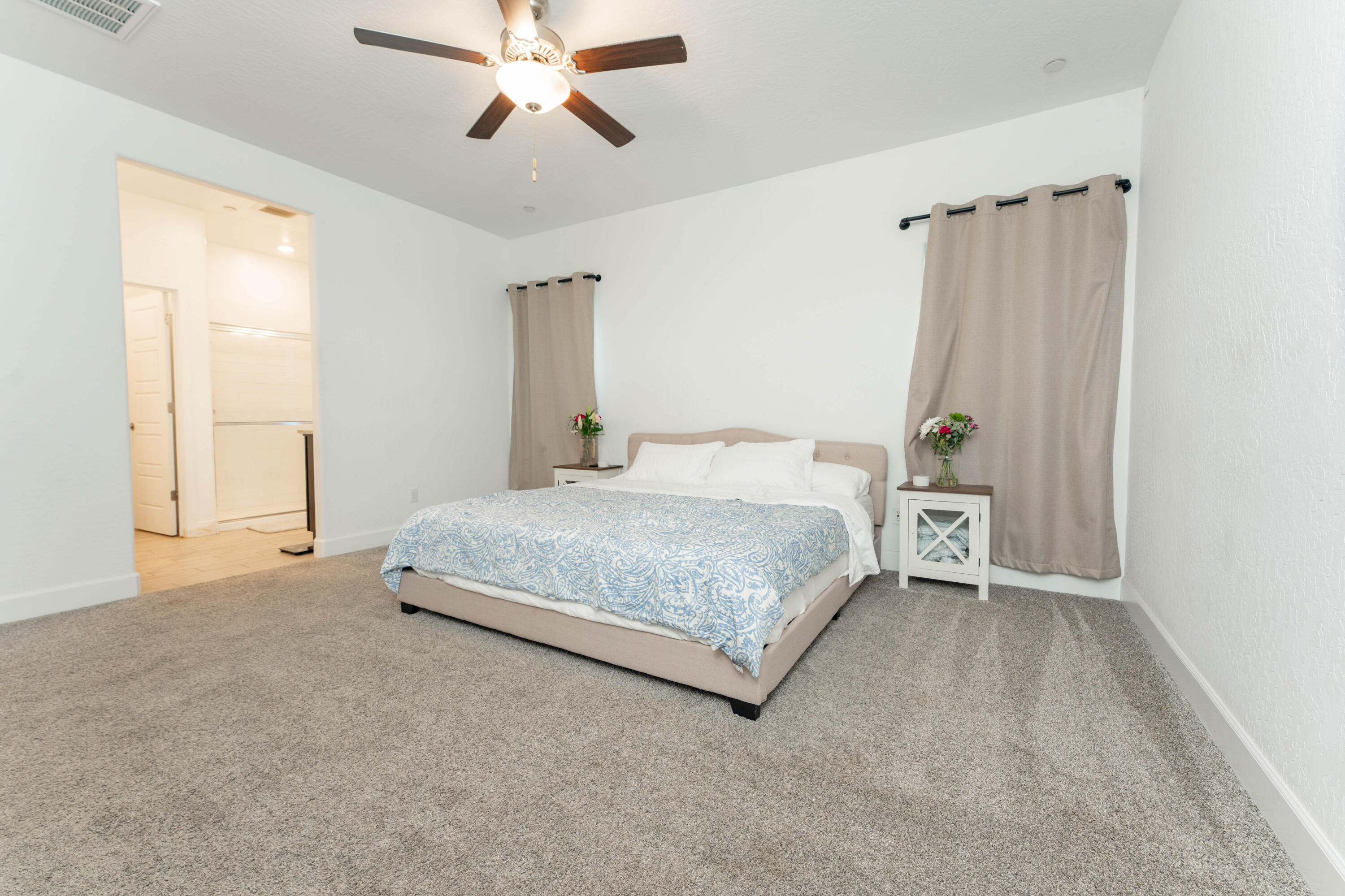 2608 W Heather Ln, Hanford, CA 93230