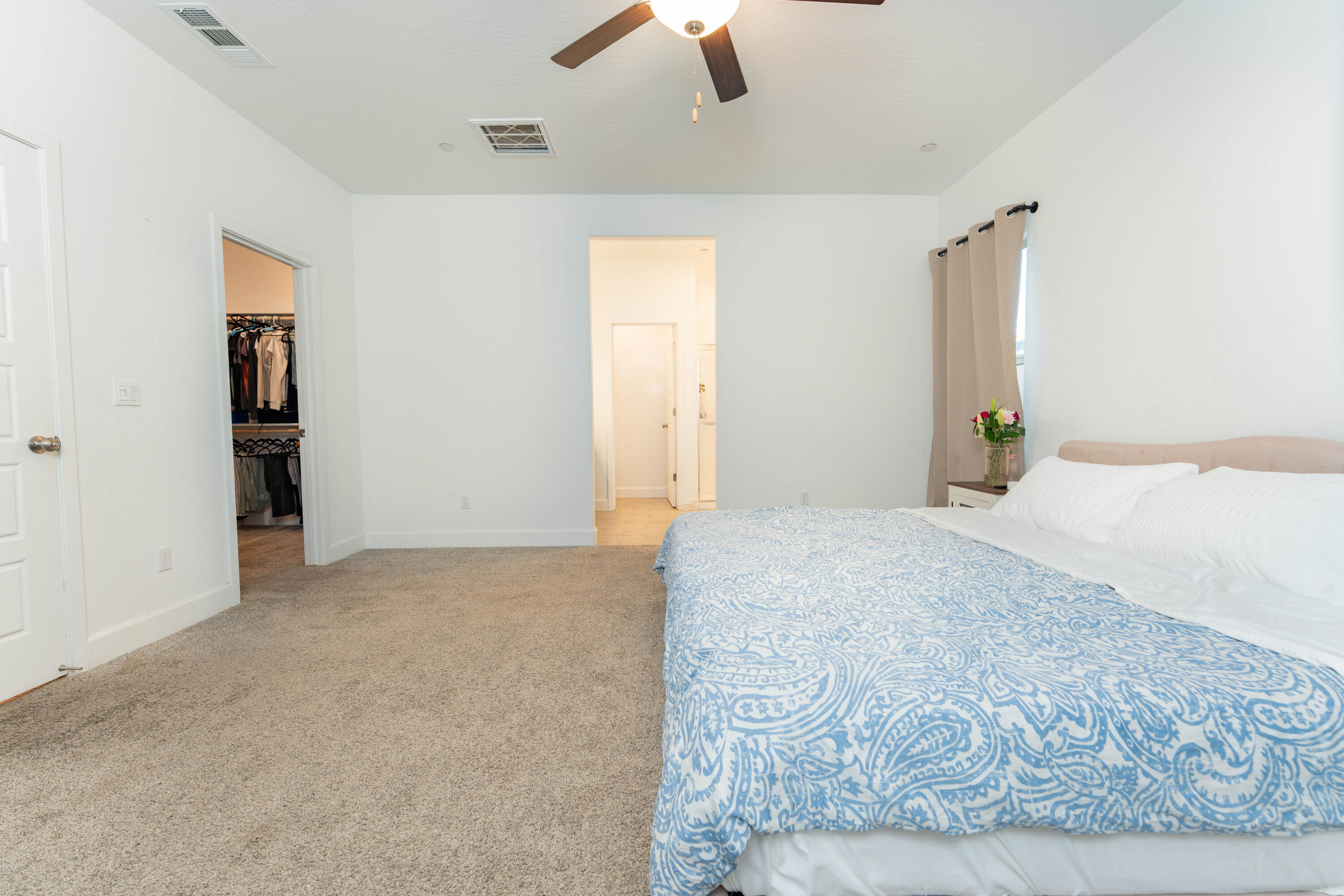 2608 W Heather Ln, Hanford, CA 93230