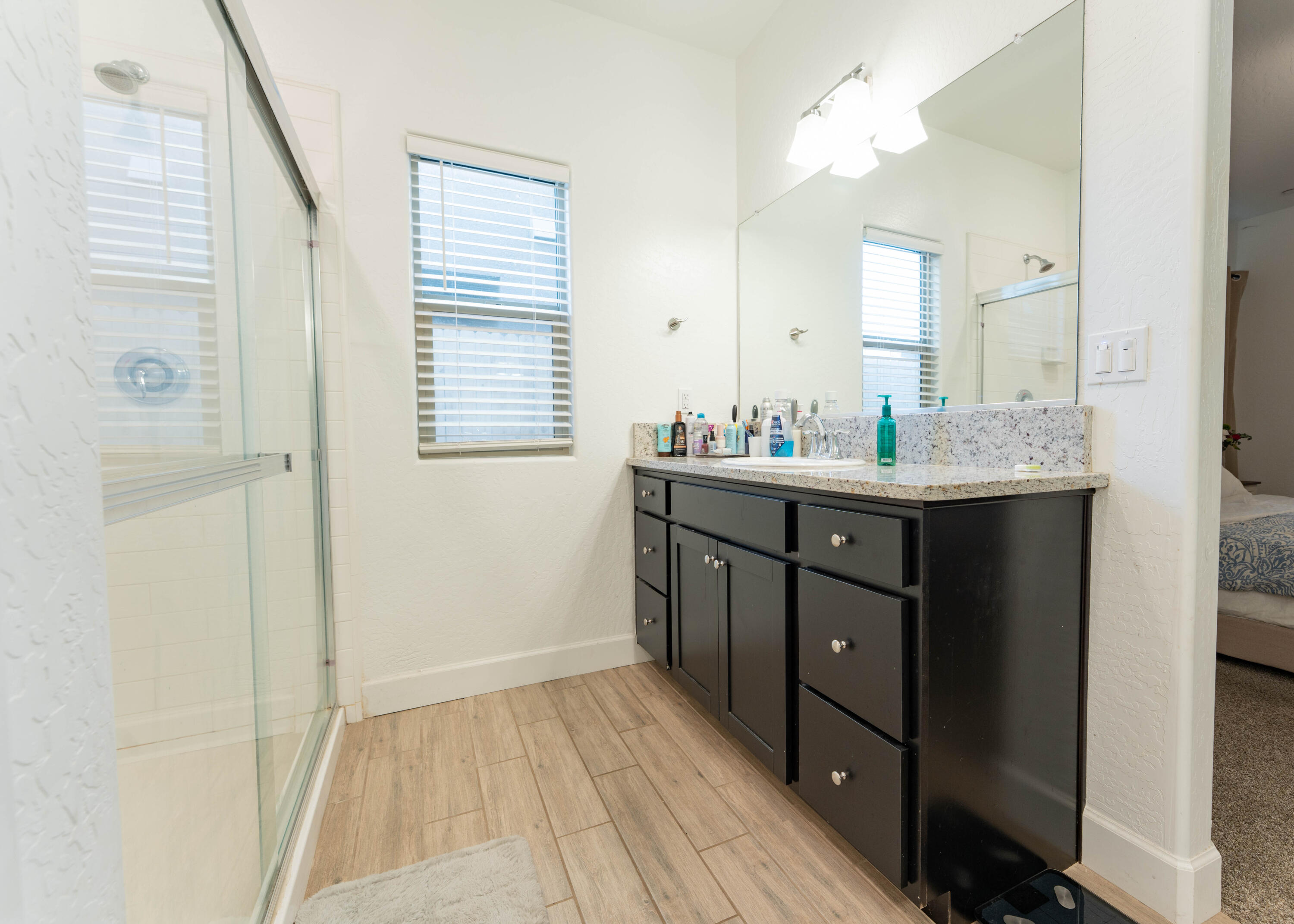 2608 W Heather Ln, Hanford, CA 93230