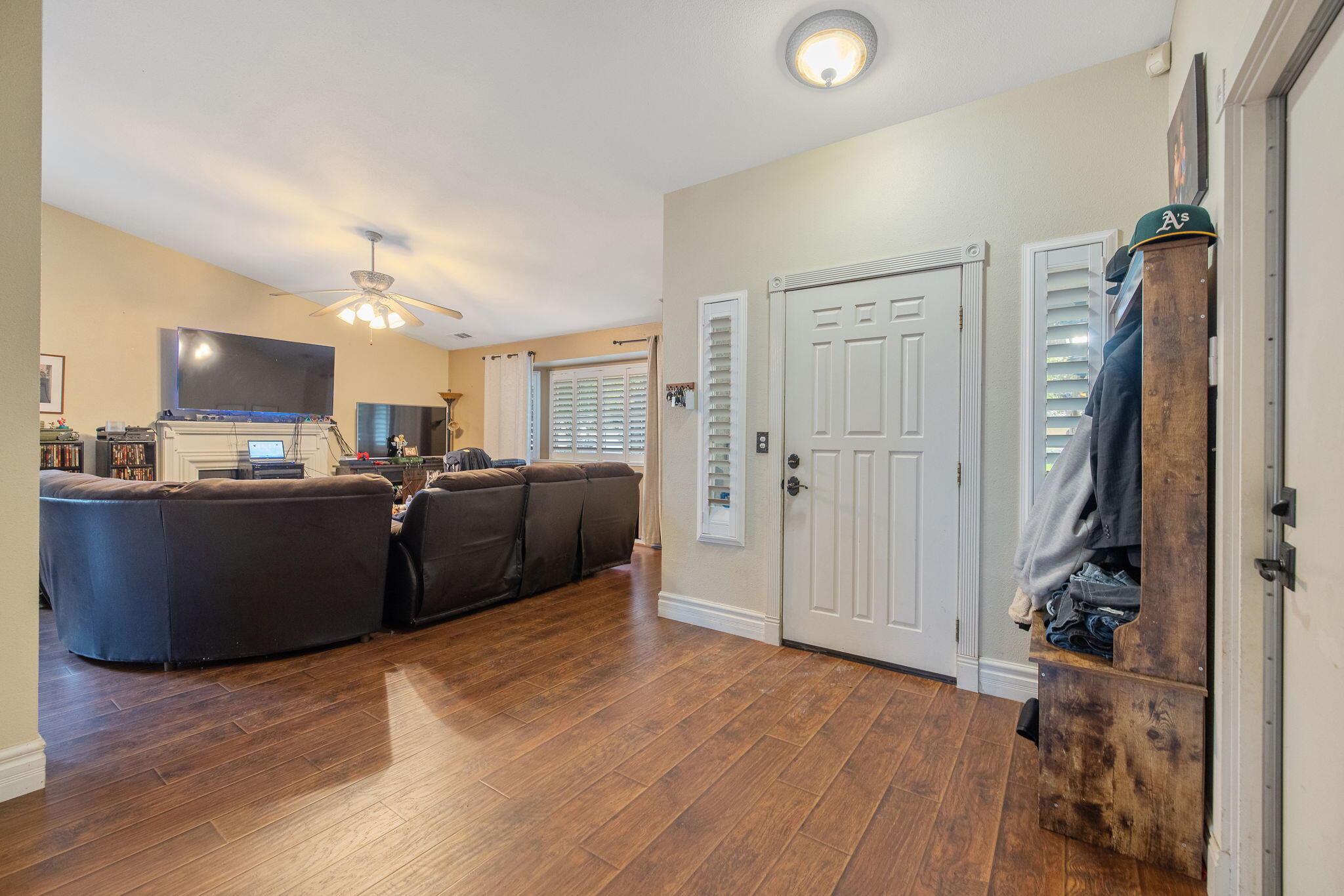 4038 E Sue Ave, Visalia, CA 93292