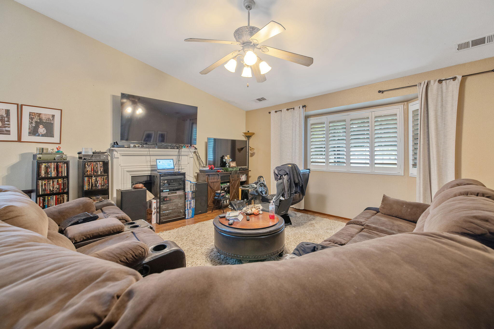 4038 E Sue Ave, Visalia, CA 93292