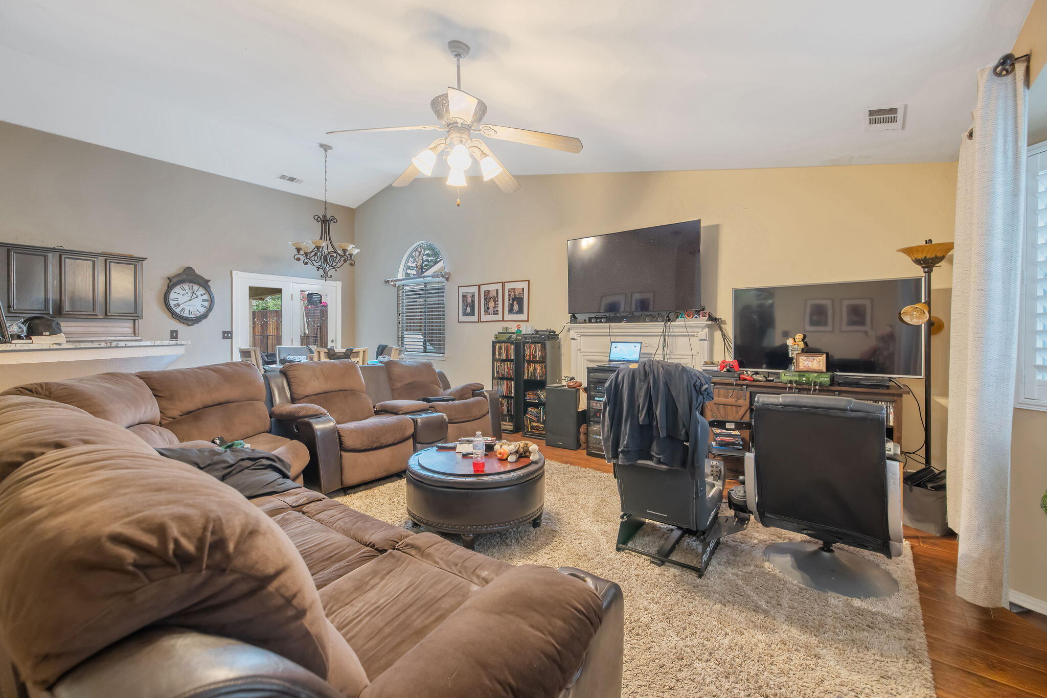 4038 E Sue Ave, Visalia, CA 93292