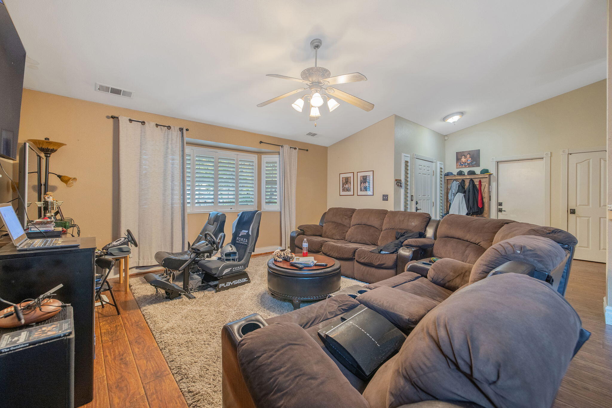 4038 E Sue Ave, Visalia, CA 93292