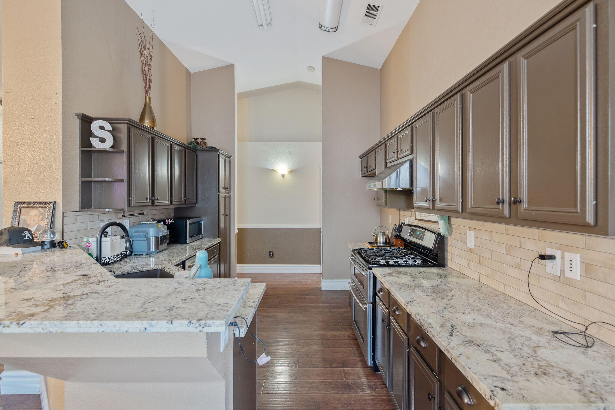 4038 E Sue Ave, Visalia, CA 93292