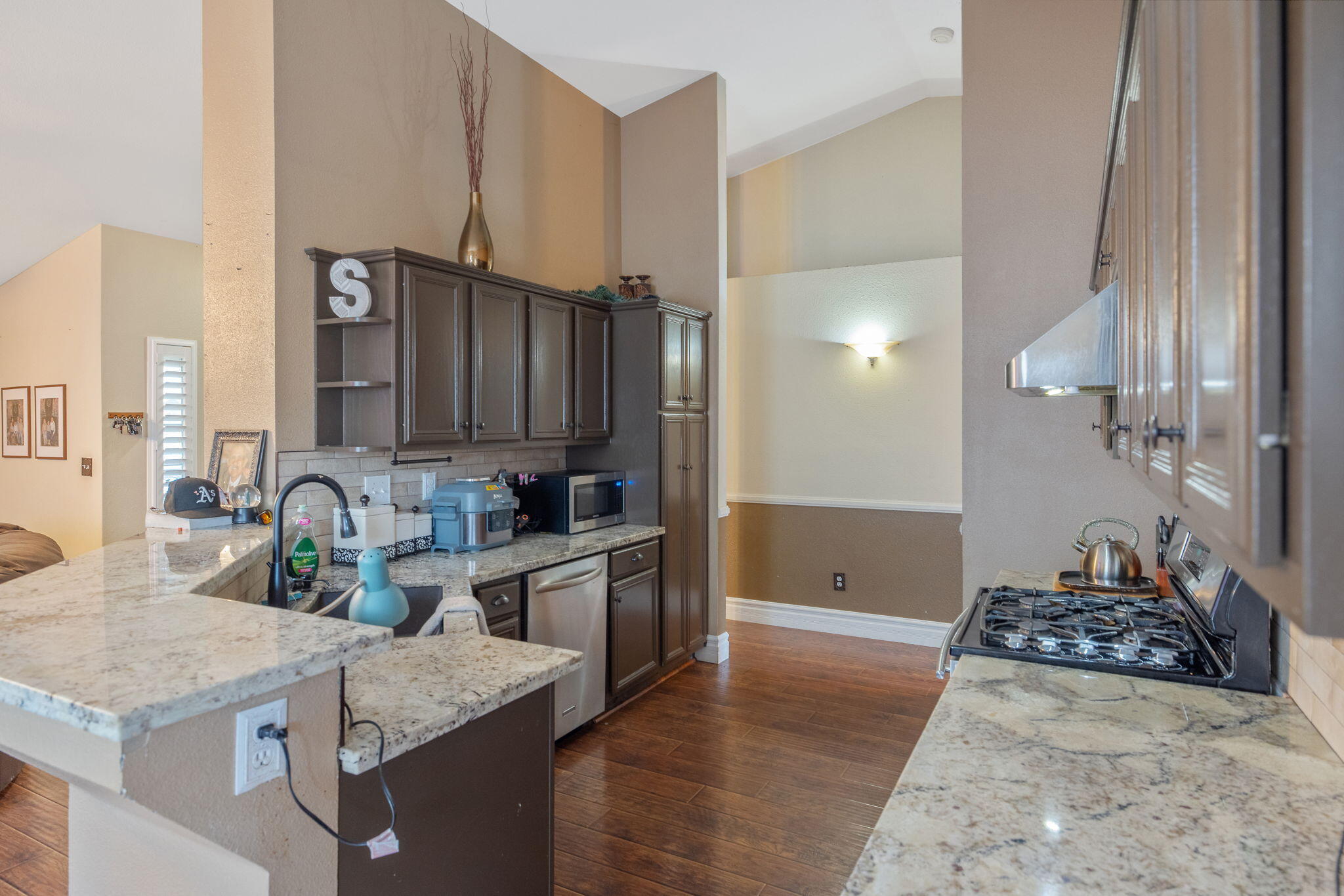 4038 E Sue Ave, Visalia, CA 93292