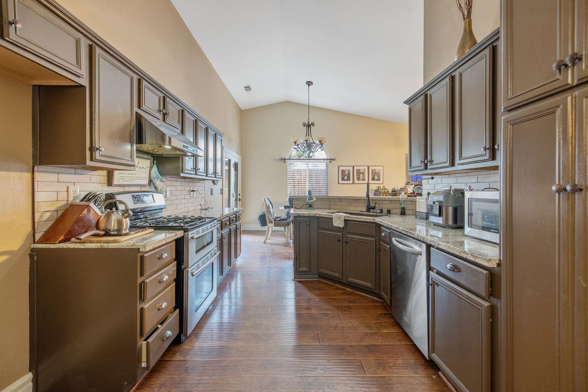 4038 E Sue Ave, Visalia, CA 93292