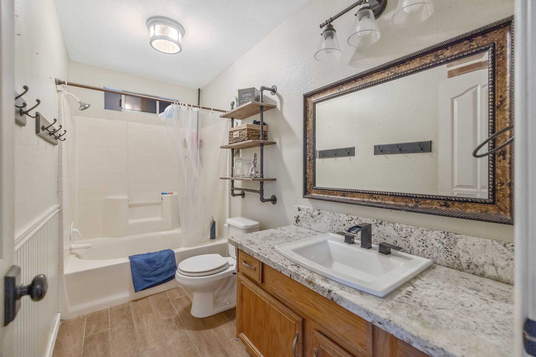 4038 E Sue Ave, Visalia, CA 93292