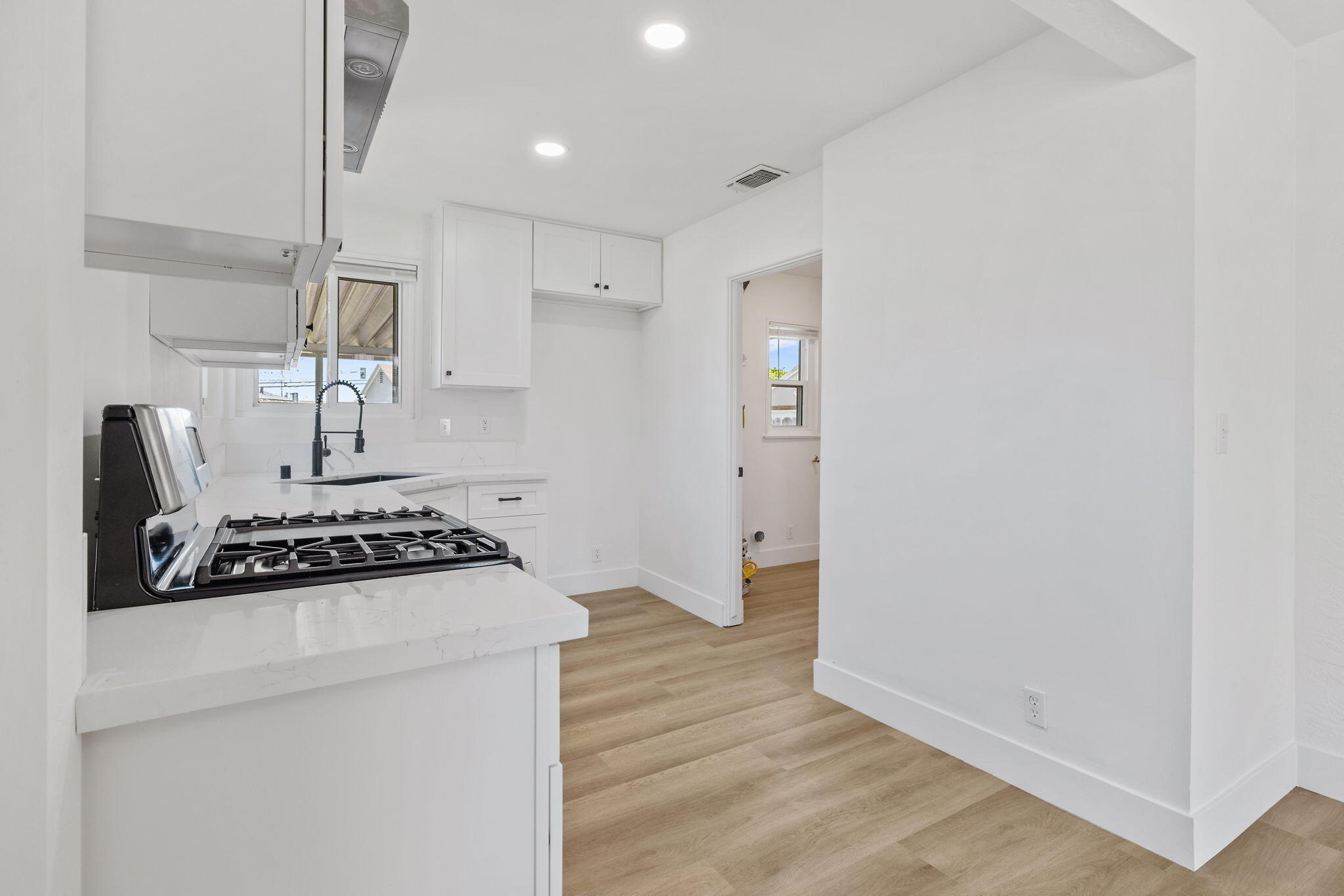 3021 E Simpson Ave, Fresno, CA 93703