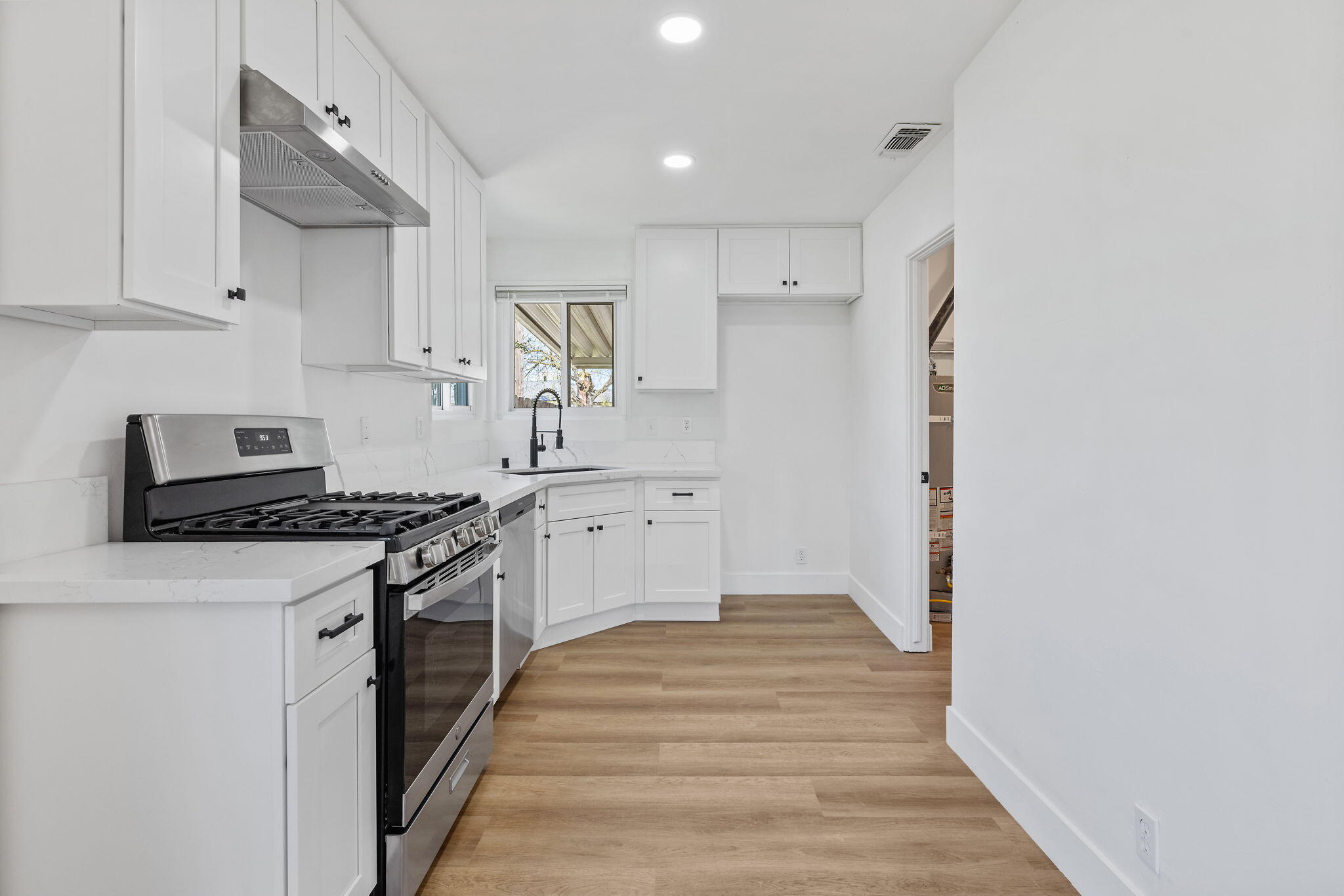 3021 E Simpson Ave, Fresno, CA 93703