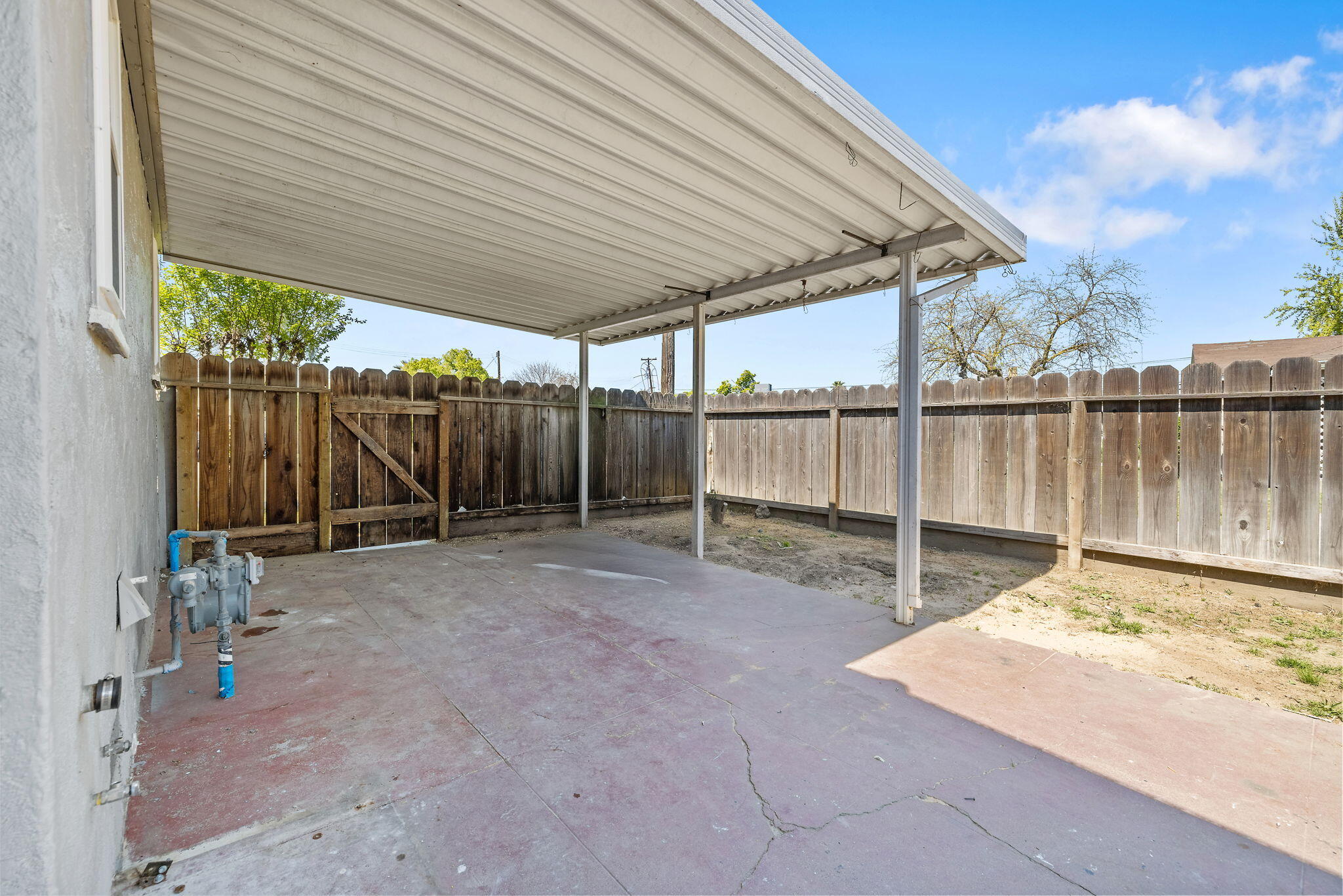 3021 E Simpson Ave, Fresno, CA 93703