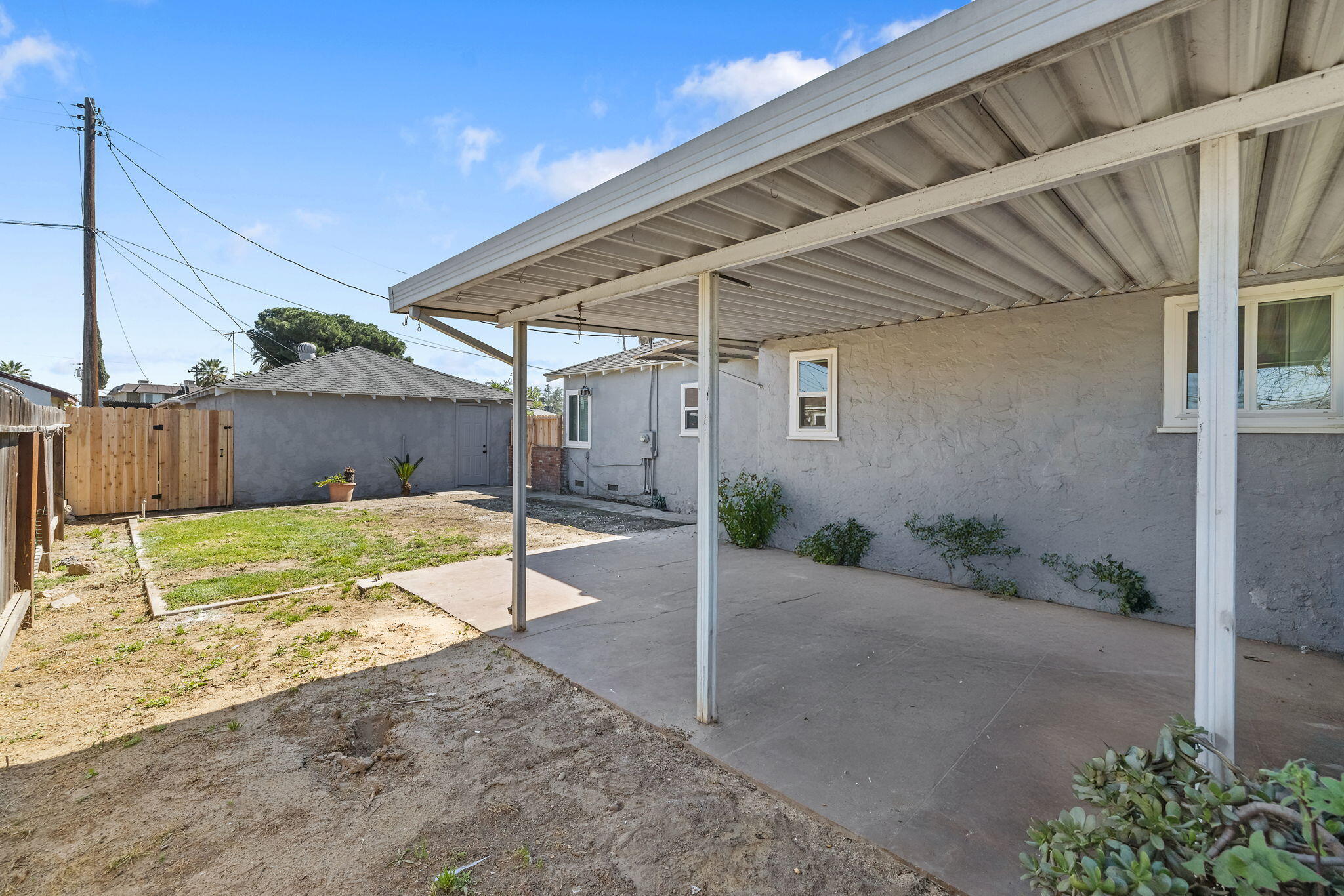 3021 E Simpson Ave, Fresno, CA 93703