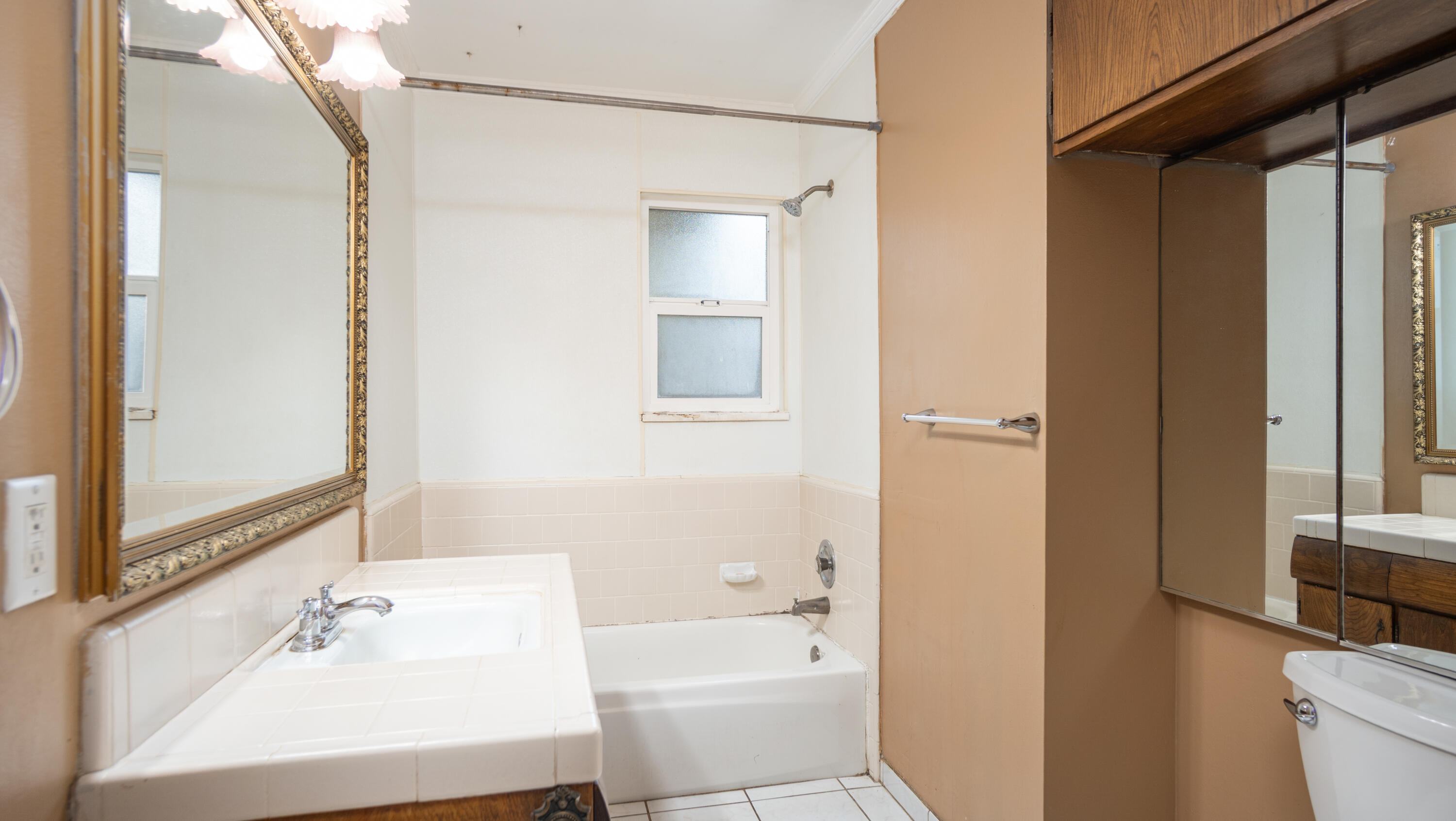 1704 W Morton Ave, Porterville, CA 93257