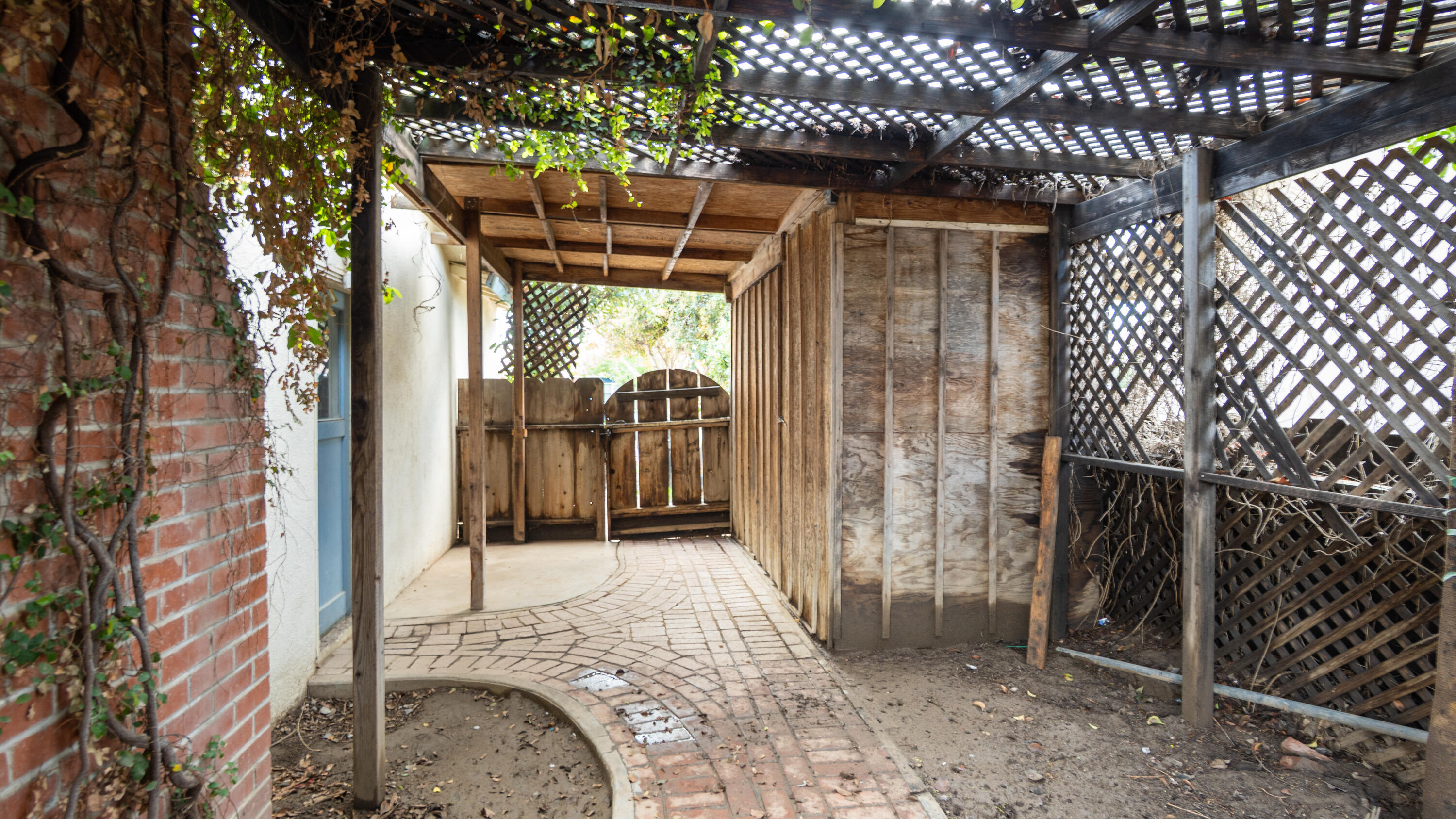 1704 W Morton Ave, Porterville, CA 93257