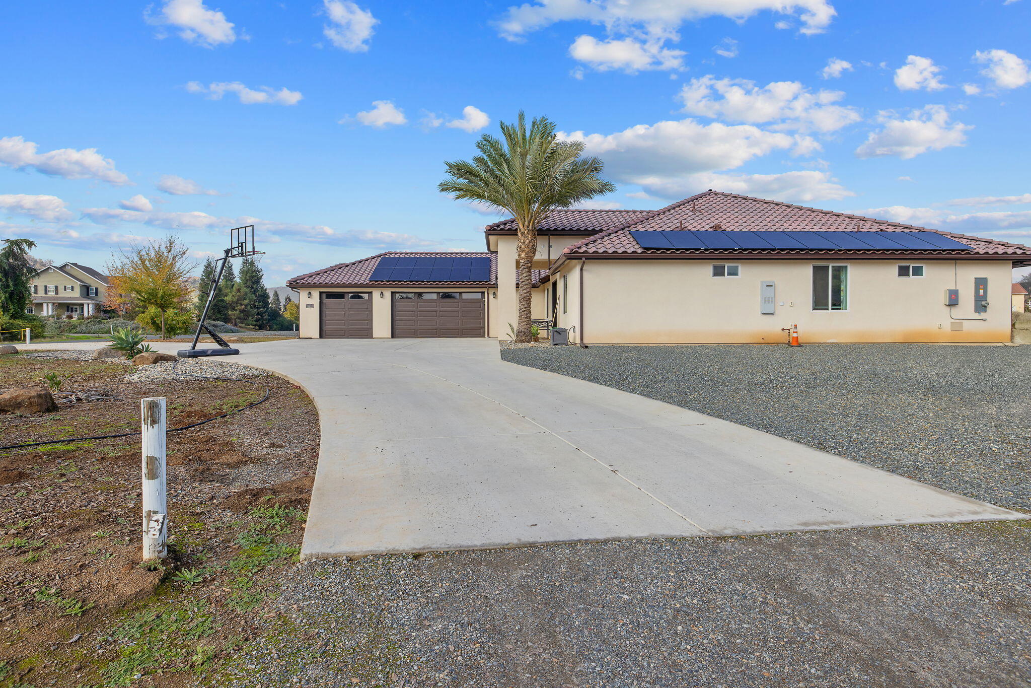 17044 Coyote Dr, Springville, CA 93265