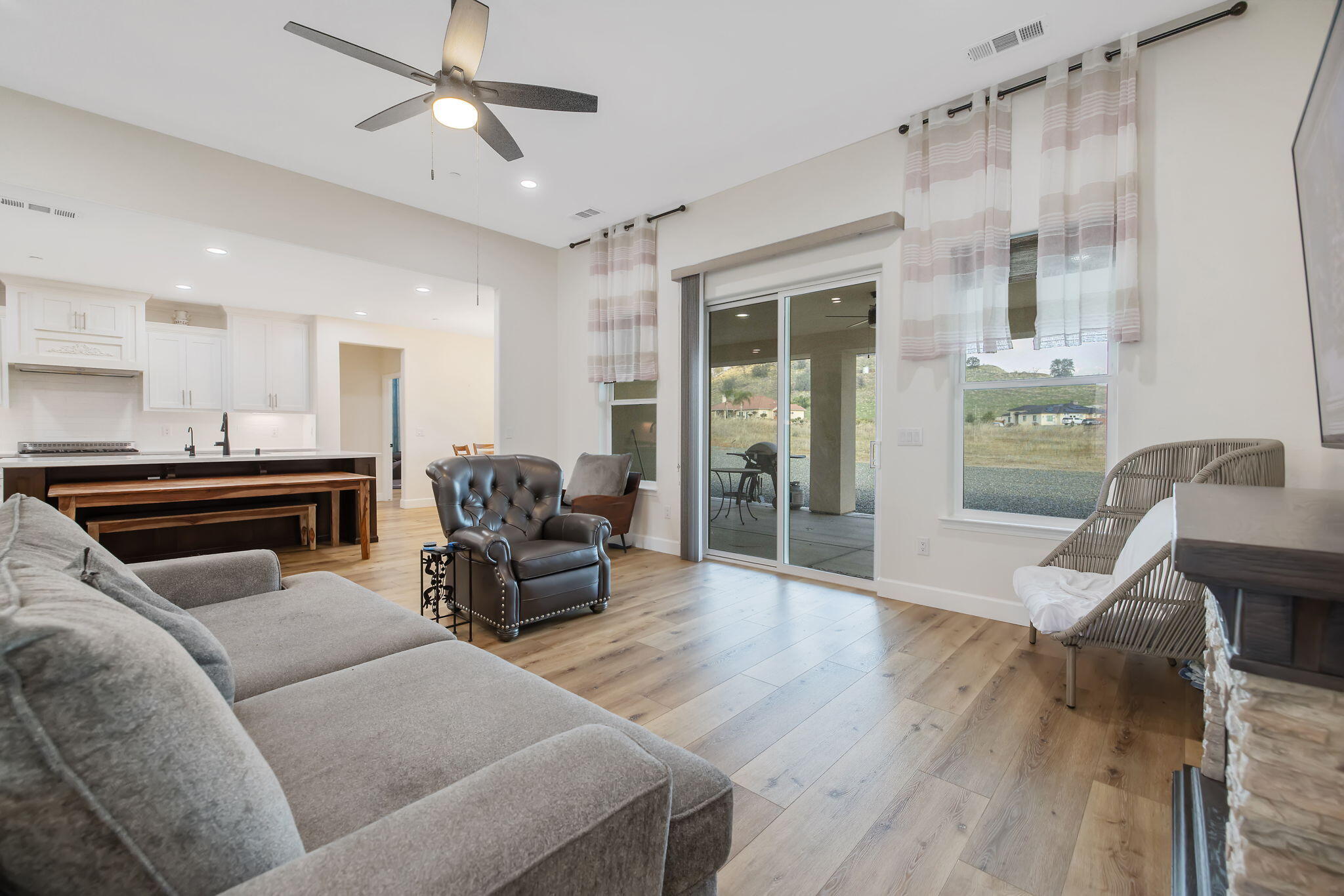 17044 Coyote Dr, Springville, CA 93265