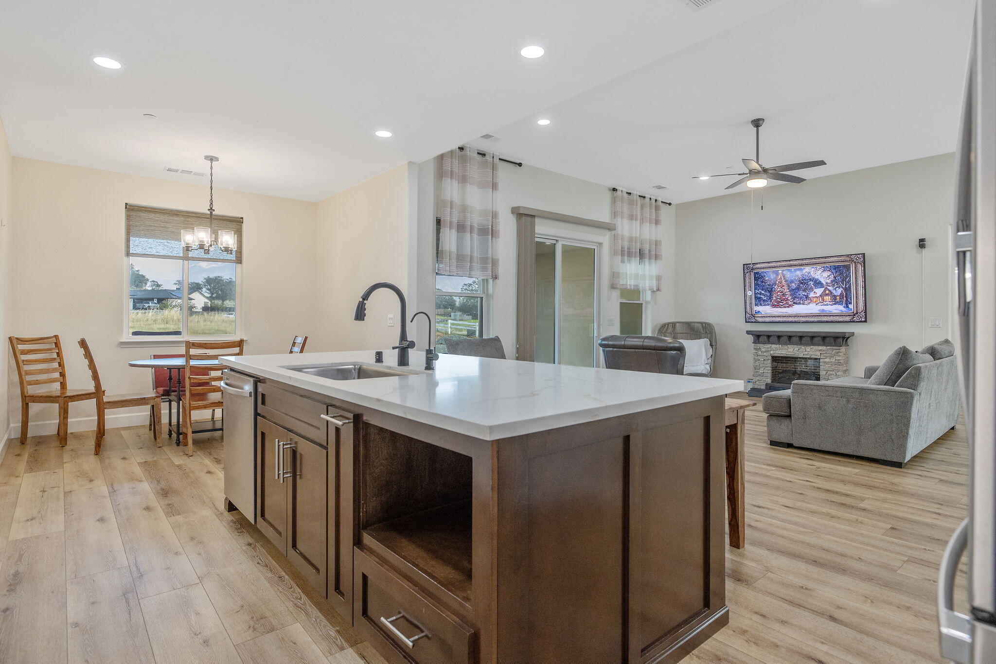 17044 Coyote Dr, Springville, CA 93265