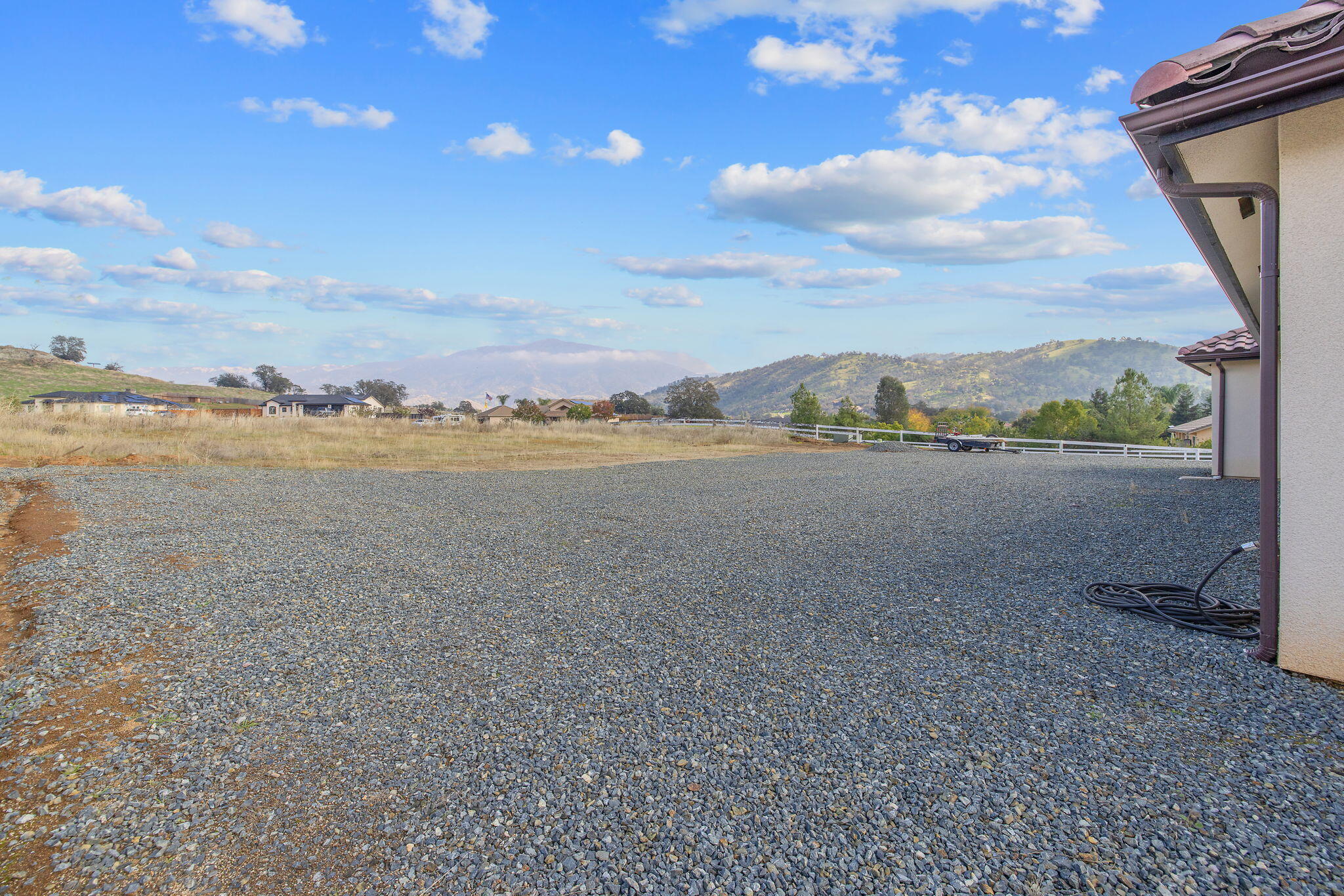 17044 Coyote Dr, Springville, CA 93265