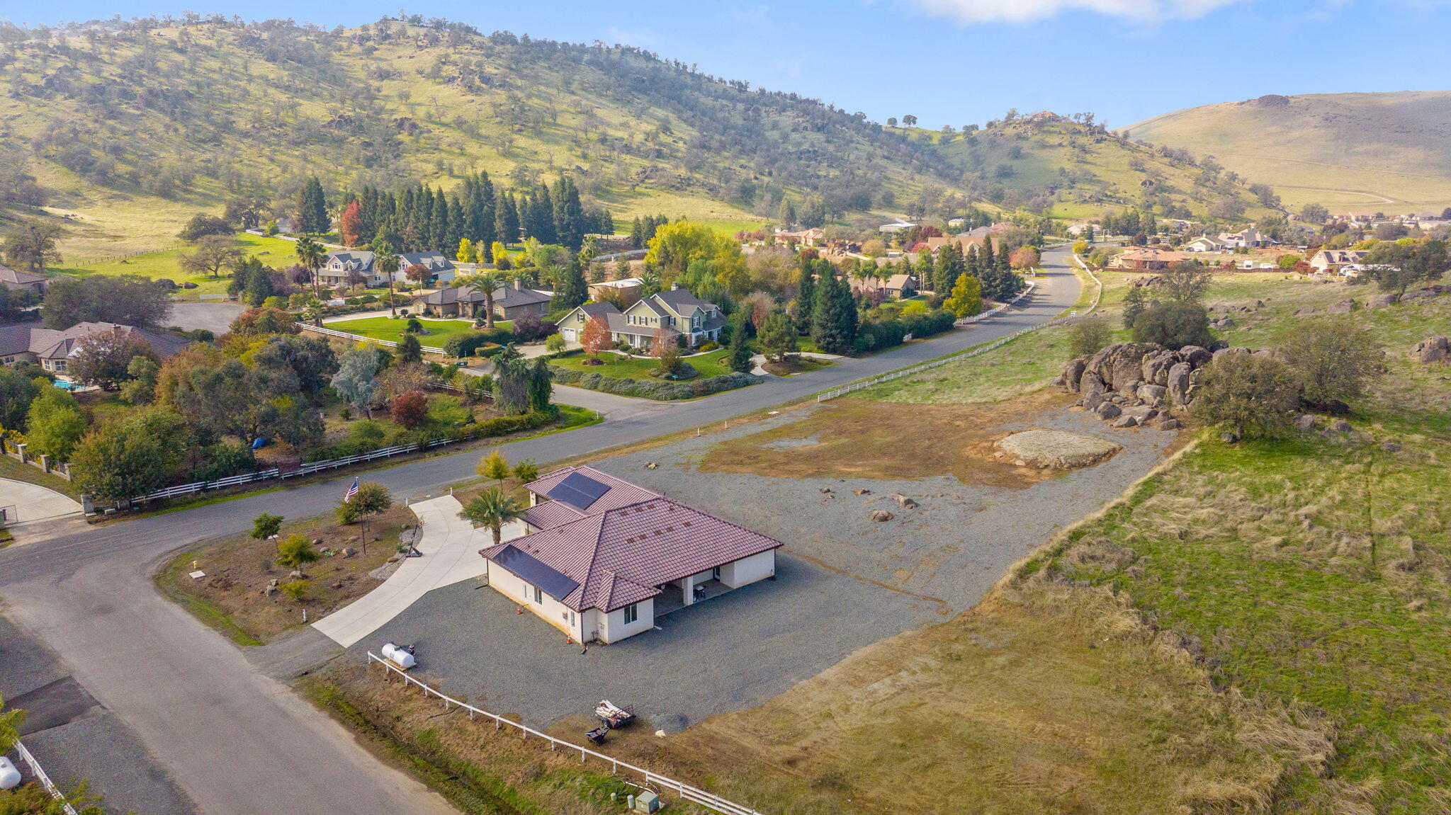 17044 Coyote Dr, Springville, CA 93265