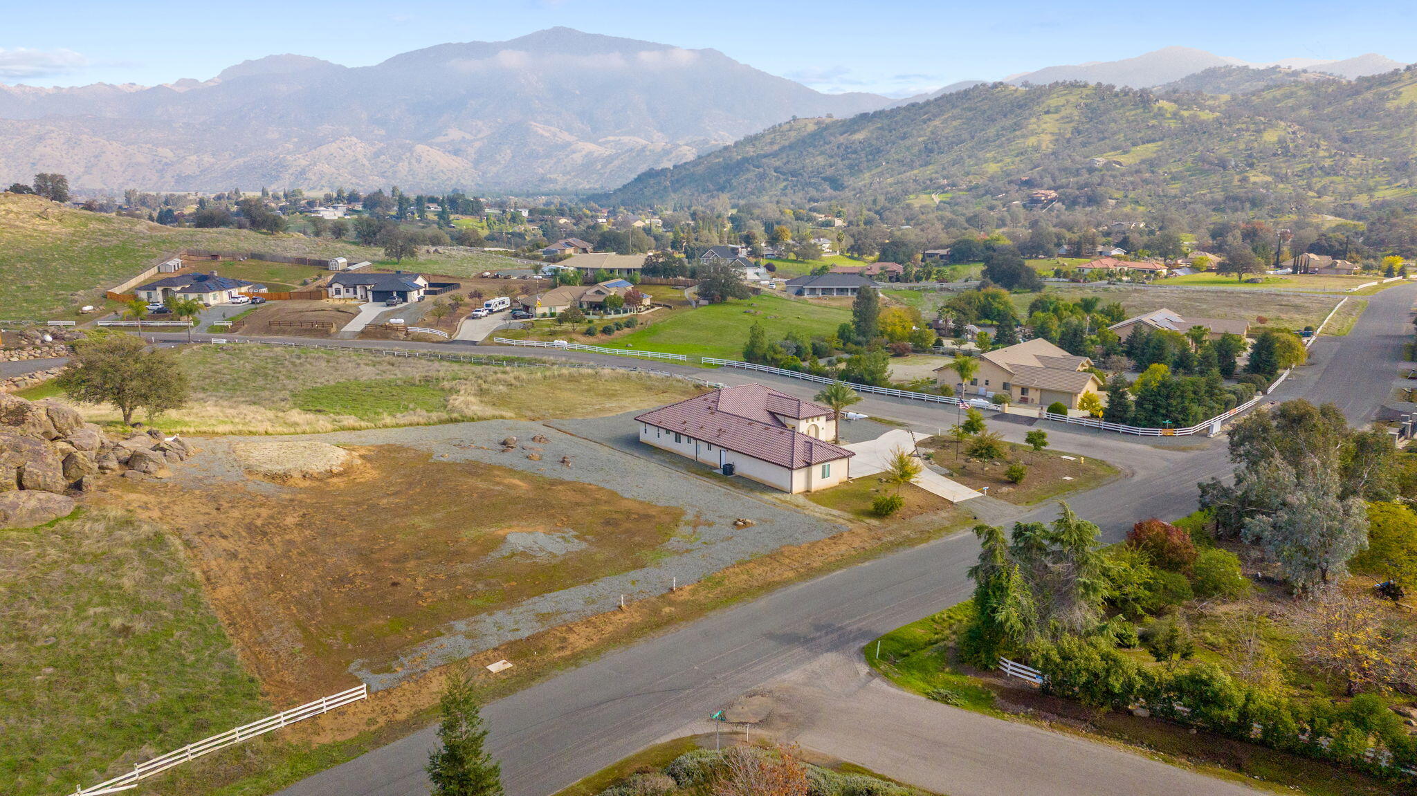 17044 Coyote Dr, Springville, CA 93265