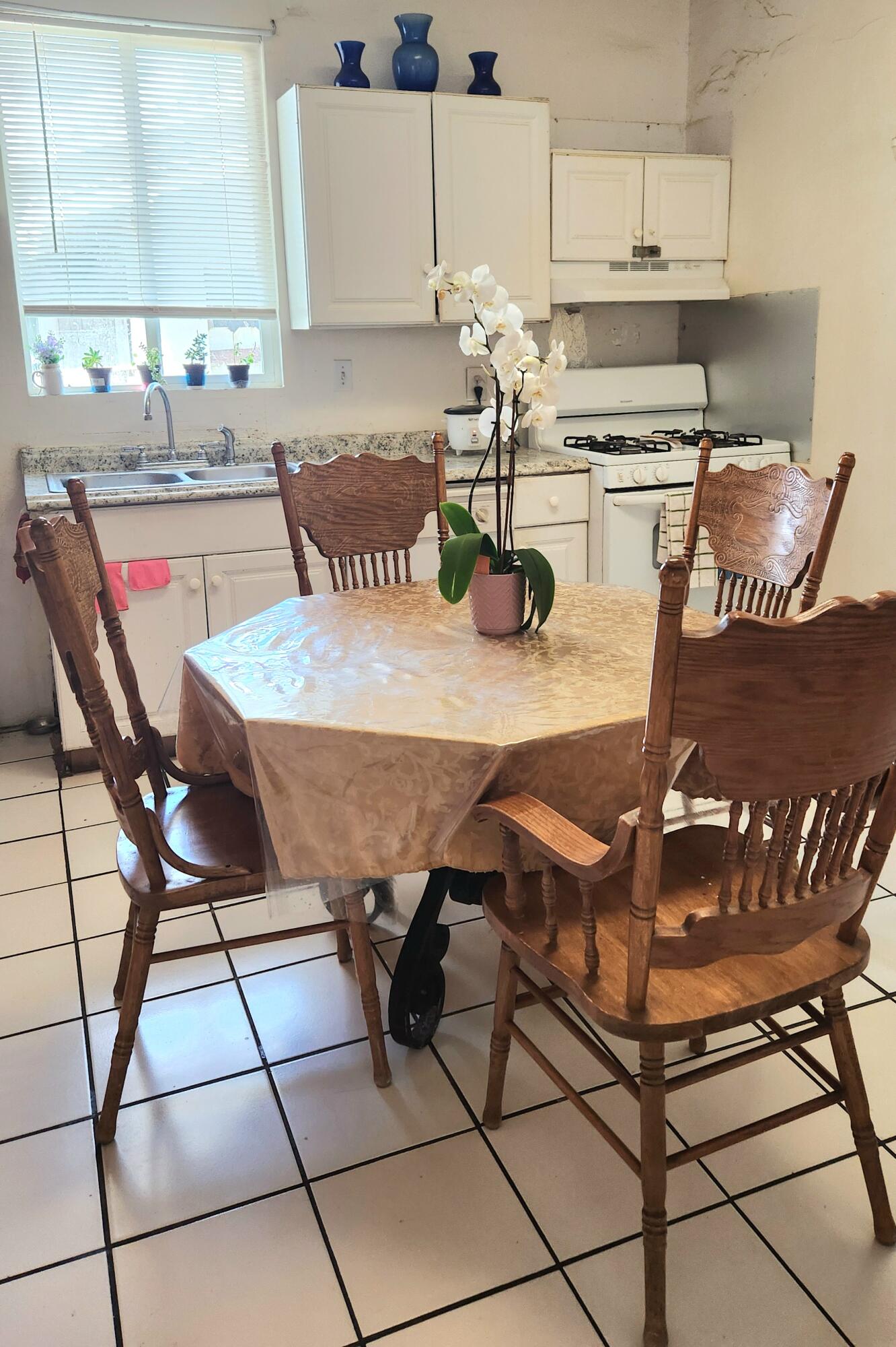 333 N L St, Dinuba, CA 93618