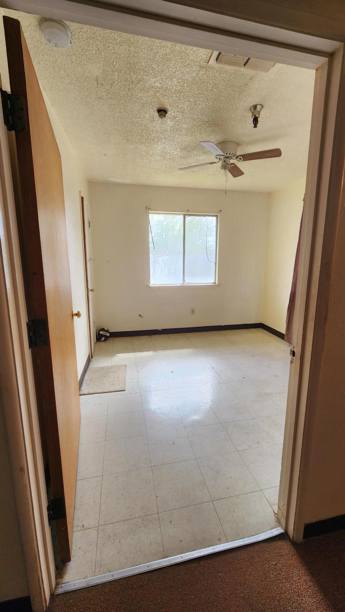 333 N L St, Dinuba, CA 93618