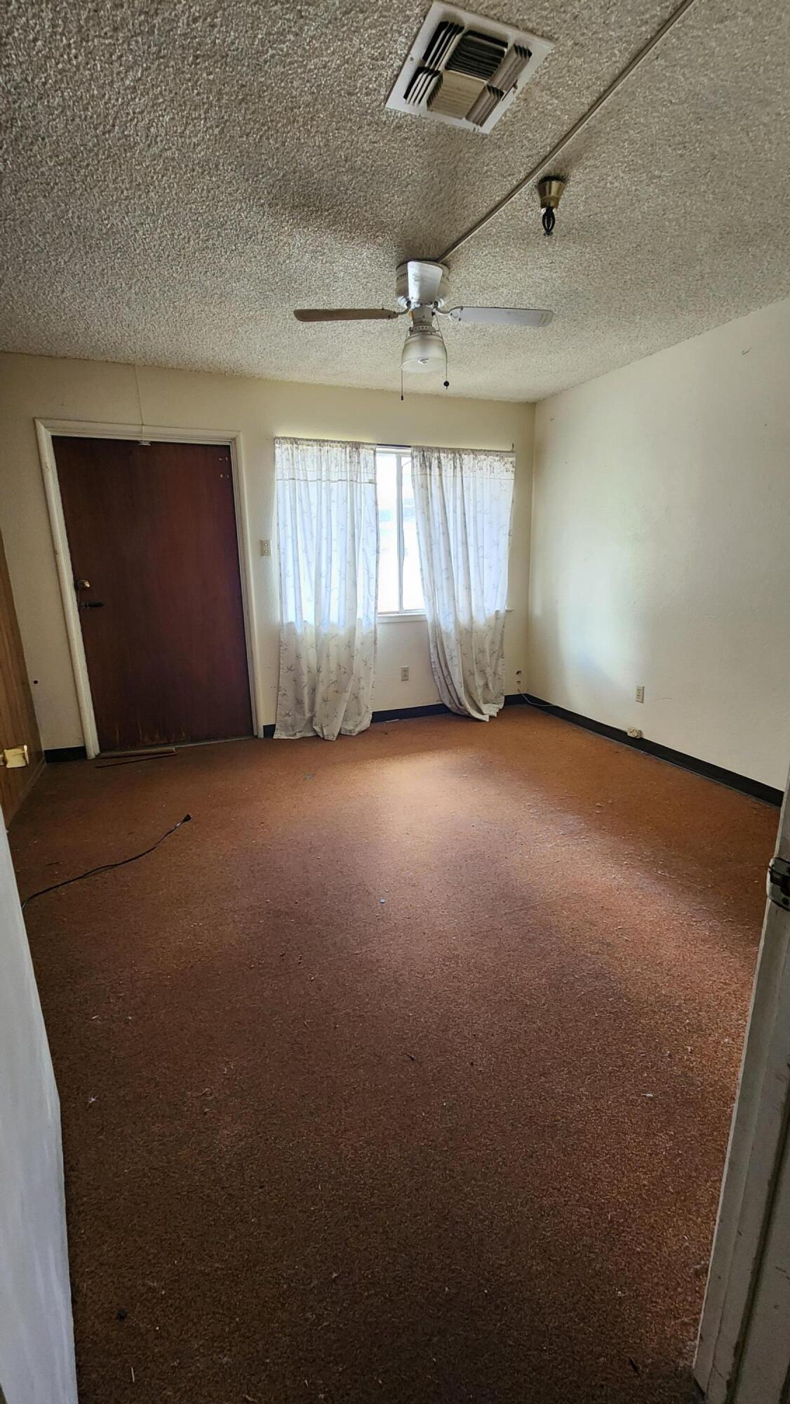 333 N L St, Dinuba, CA 93618