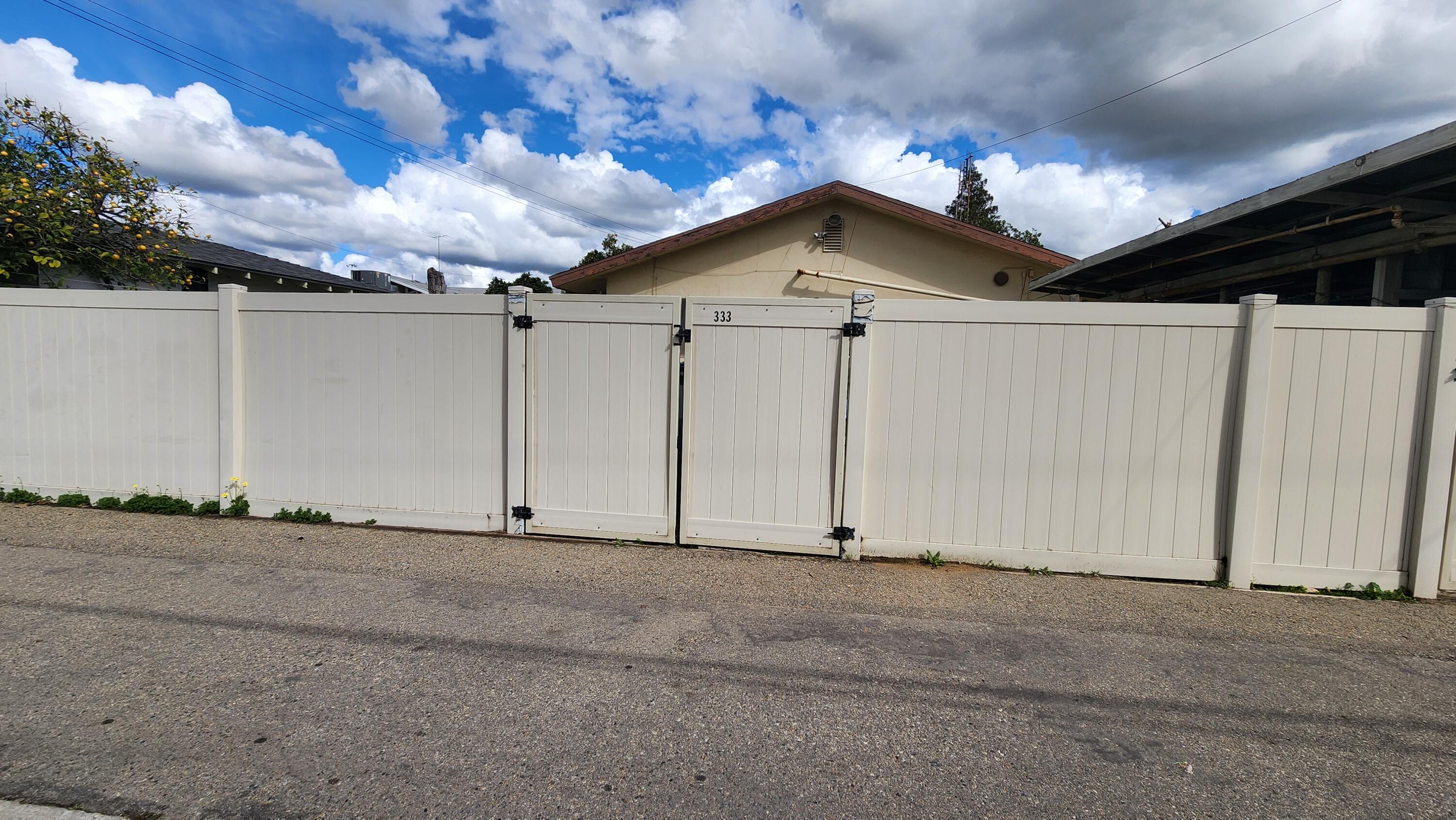 333 N L St, Dinuba, CA 93618