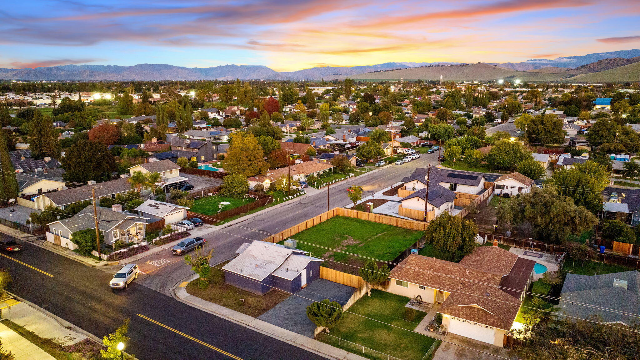 1175 W Maple St, Exeter, CA 93221