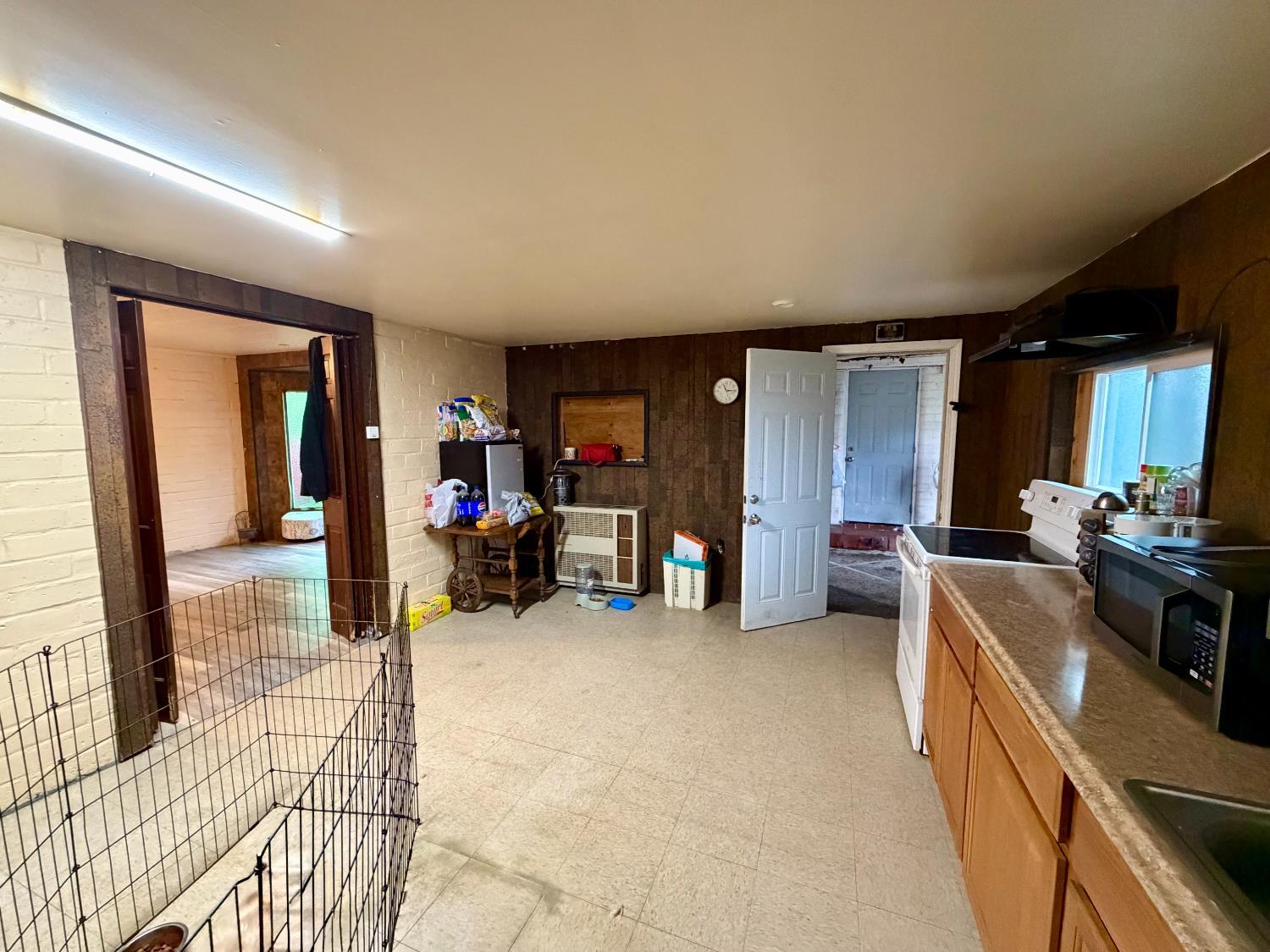 313 S K St, Madera, CA 93637