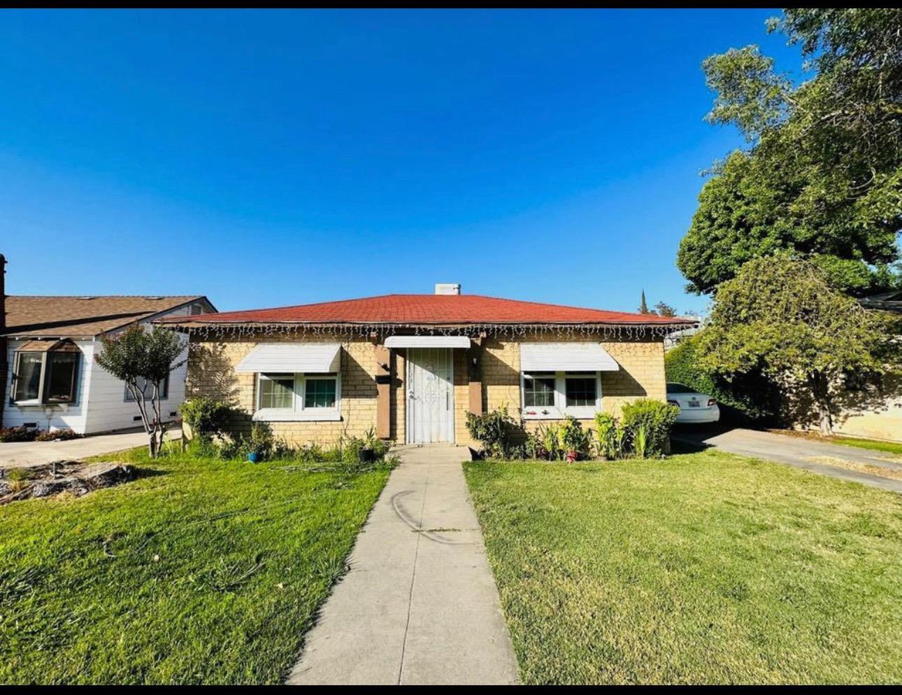 313 S K St, Madera, CA 93637