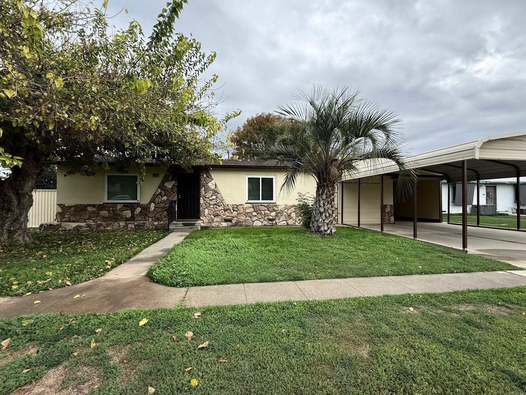 6048 N Del Mar Ave, Fresno, CA 93704