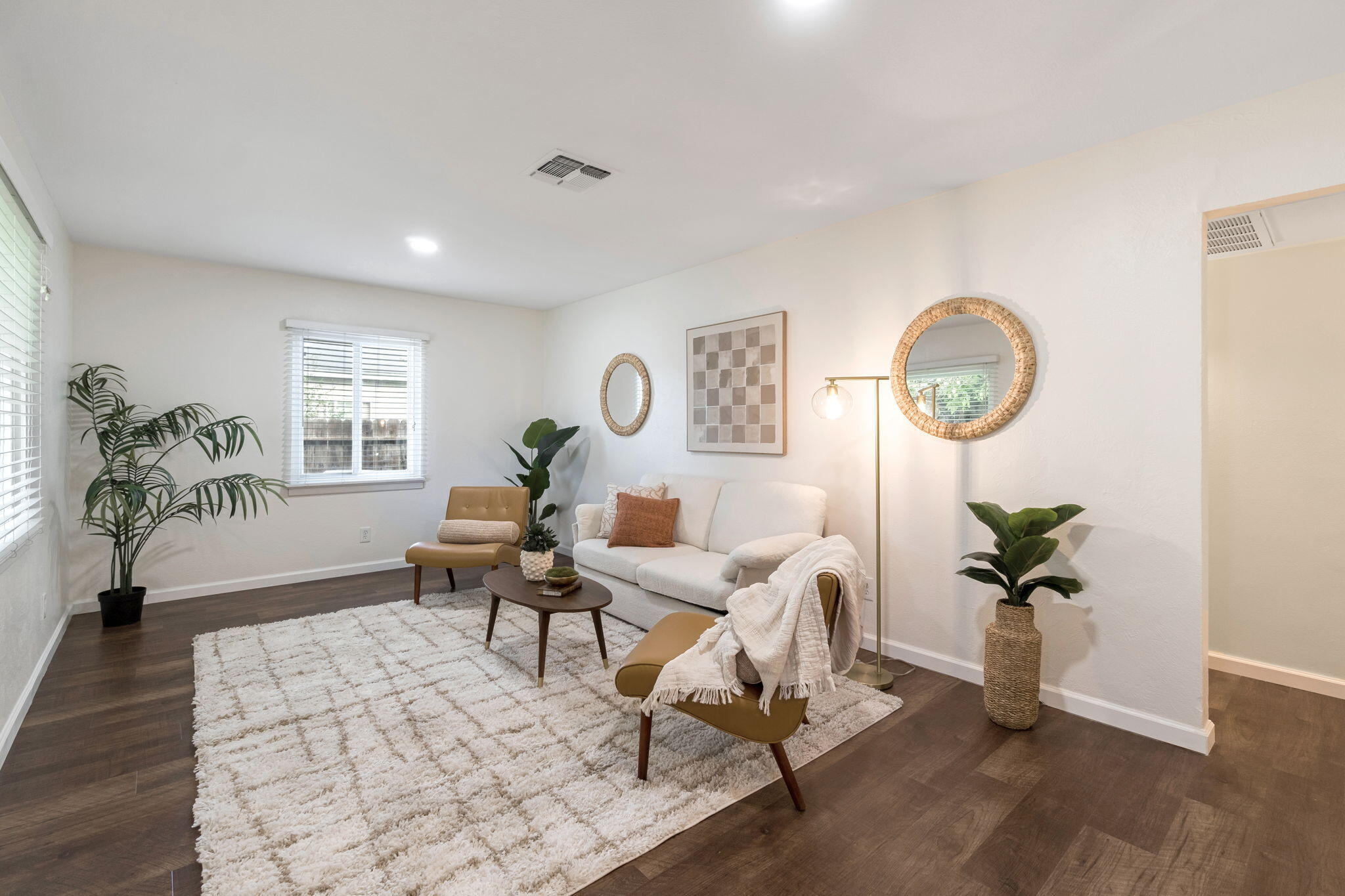 6048 N Del Mar Ave, Fresno, CA 93704