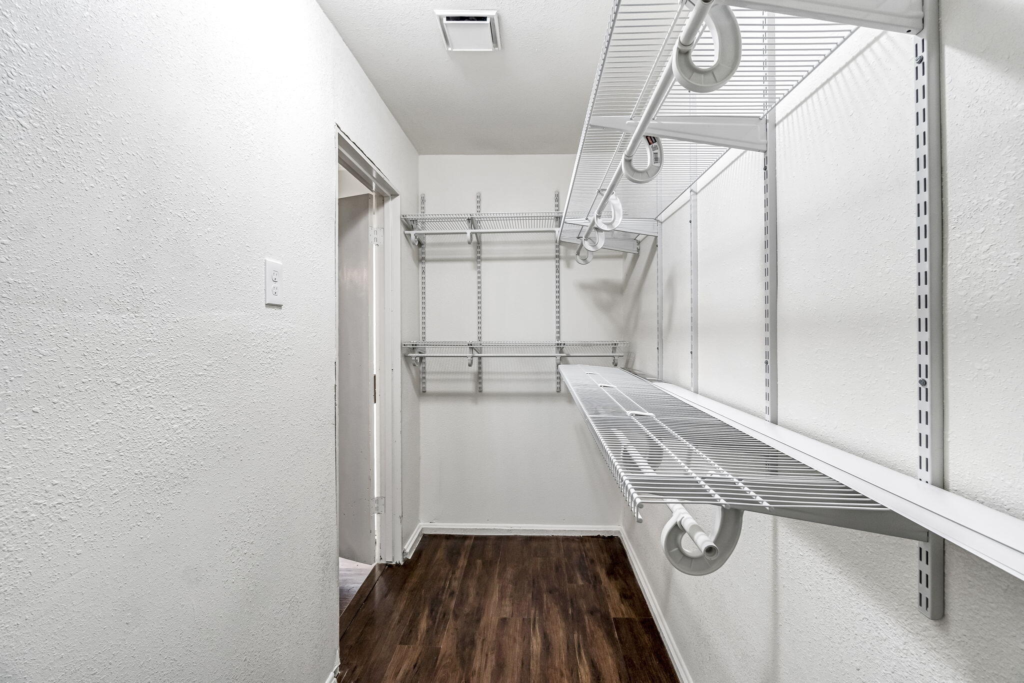 6048 N Del Mar Ave, Fresno, CA 93704