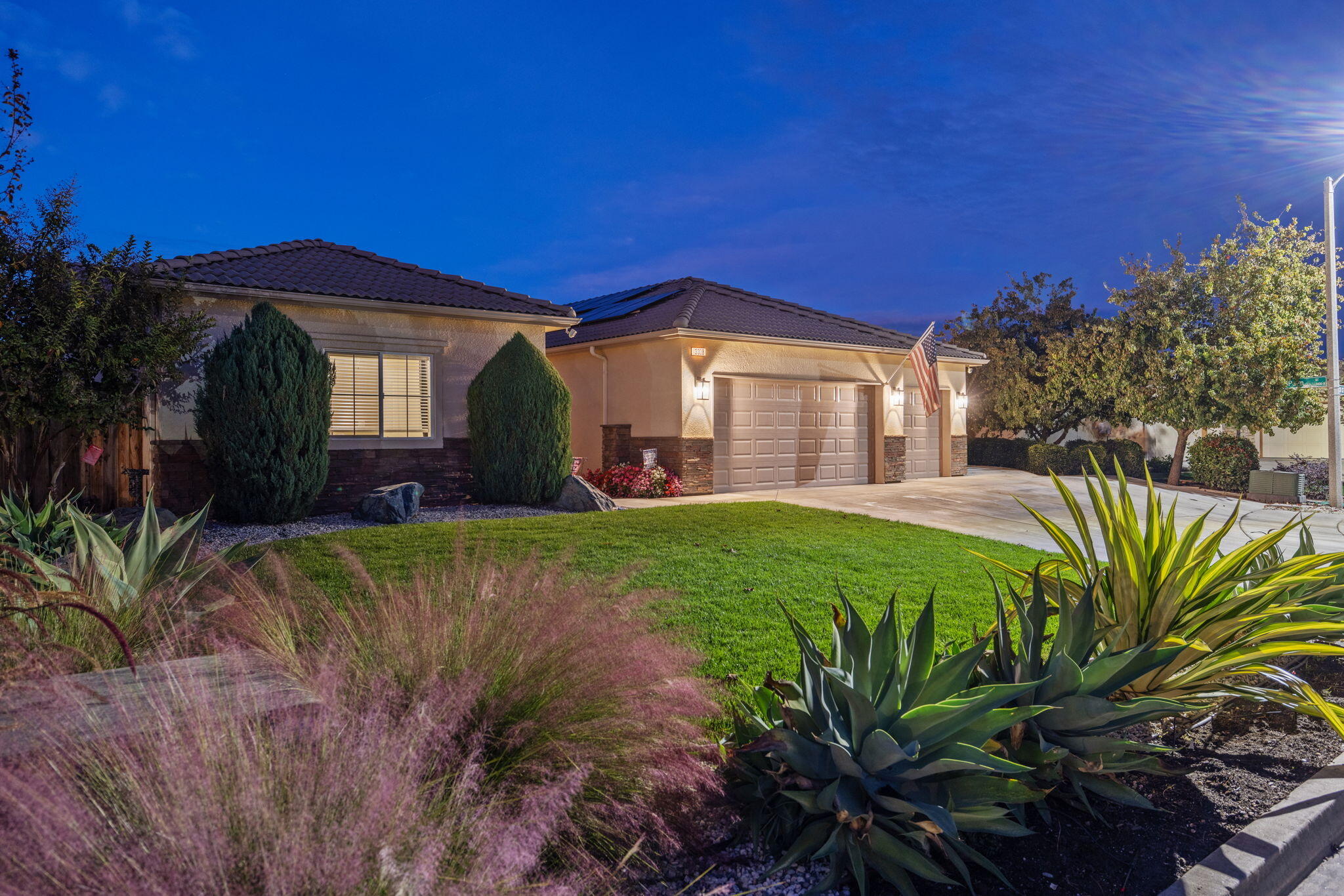 3038 E Beech Ct, Visalia, CA 93292