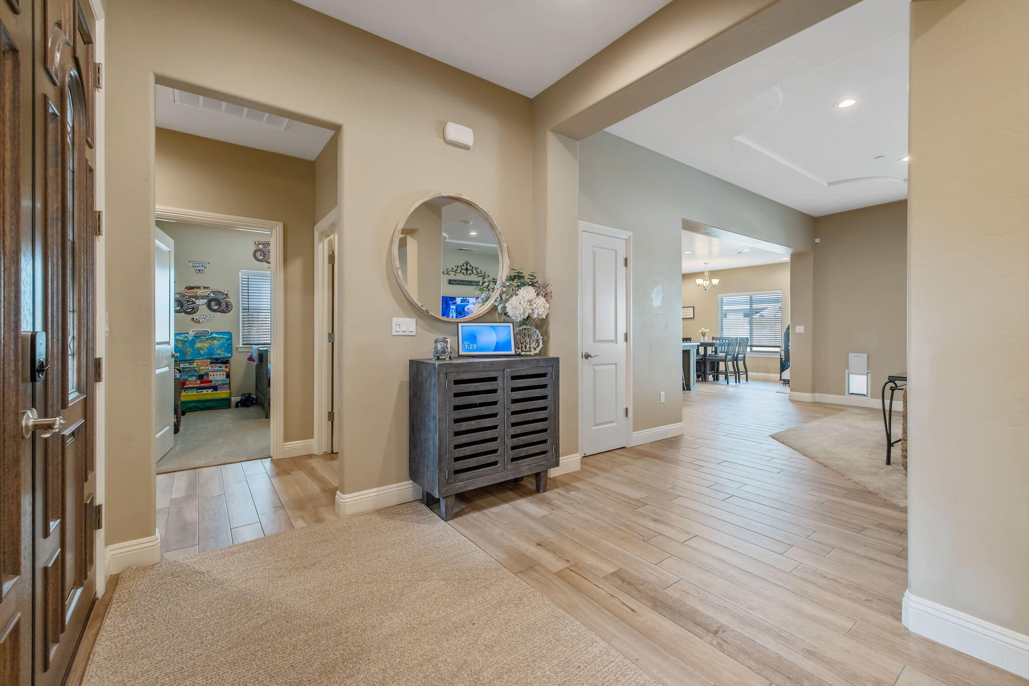 3038 E Beech Ct, Visalia, CA 93292