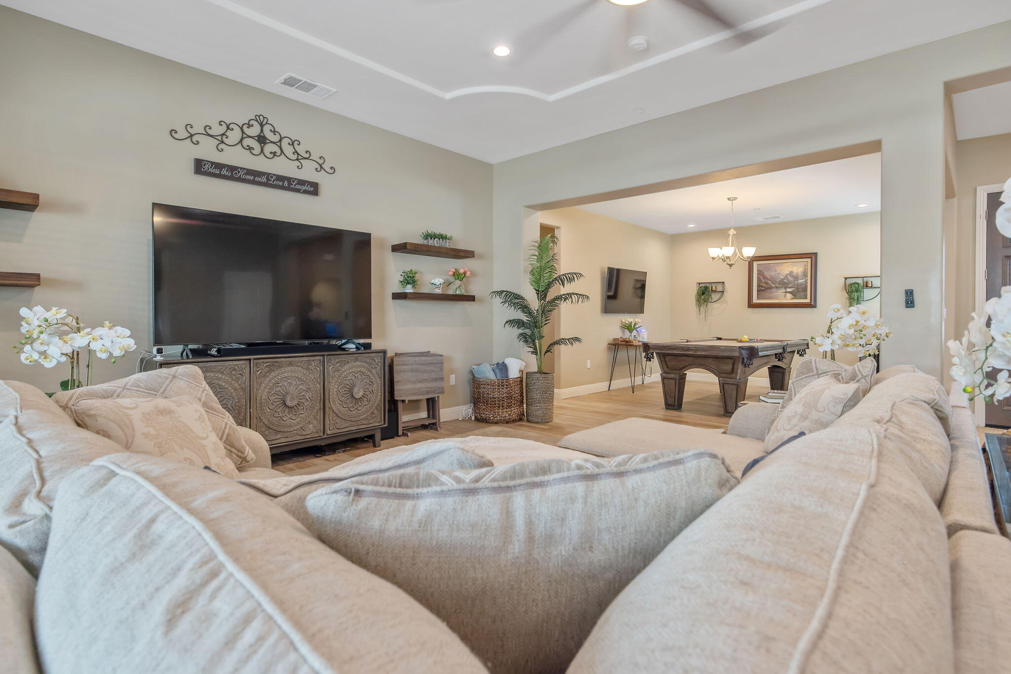 3038 E Beech Ct, Visalia, CA 93292