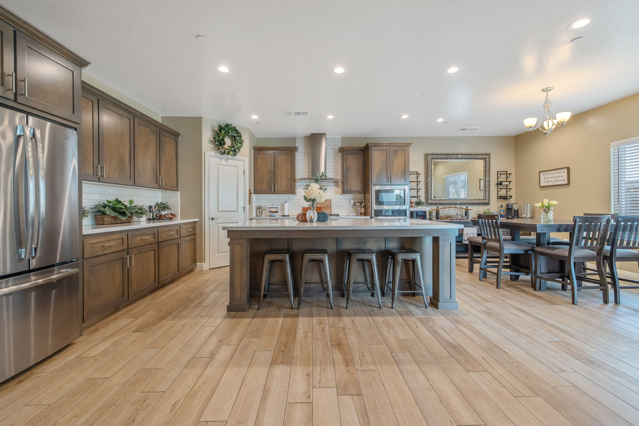 3038 E Beech Ct, Visalia, CA 93292