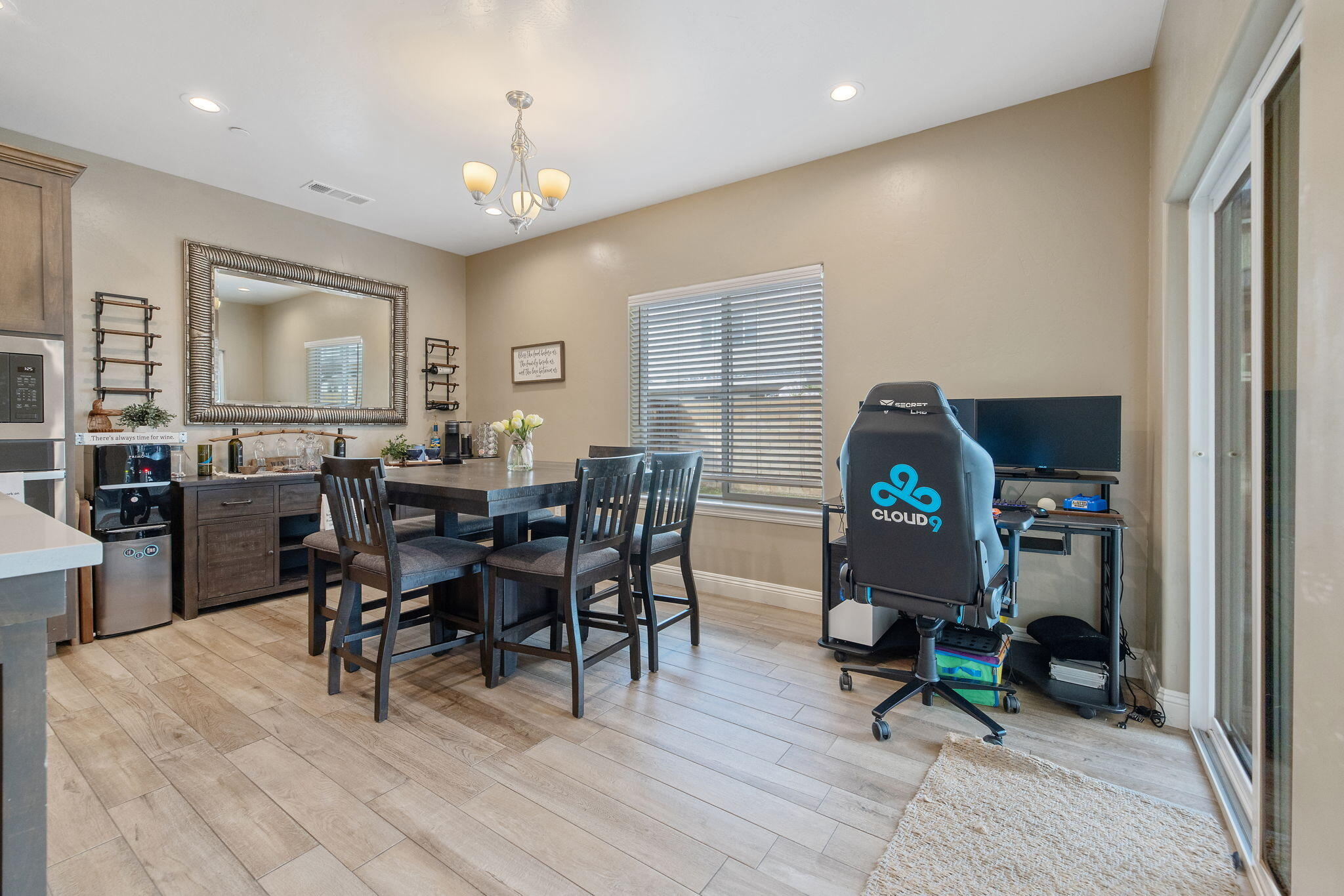 3038 E Beech Ct, Visalia, CA 93292