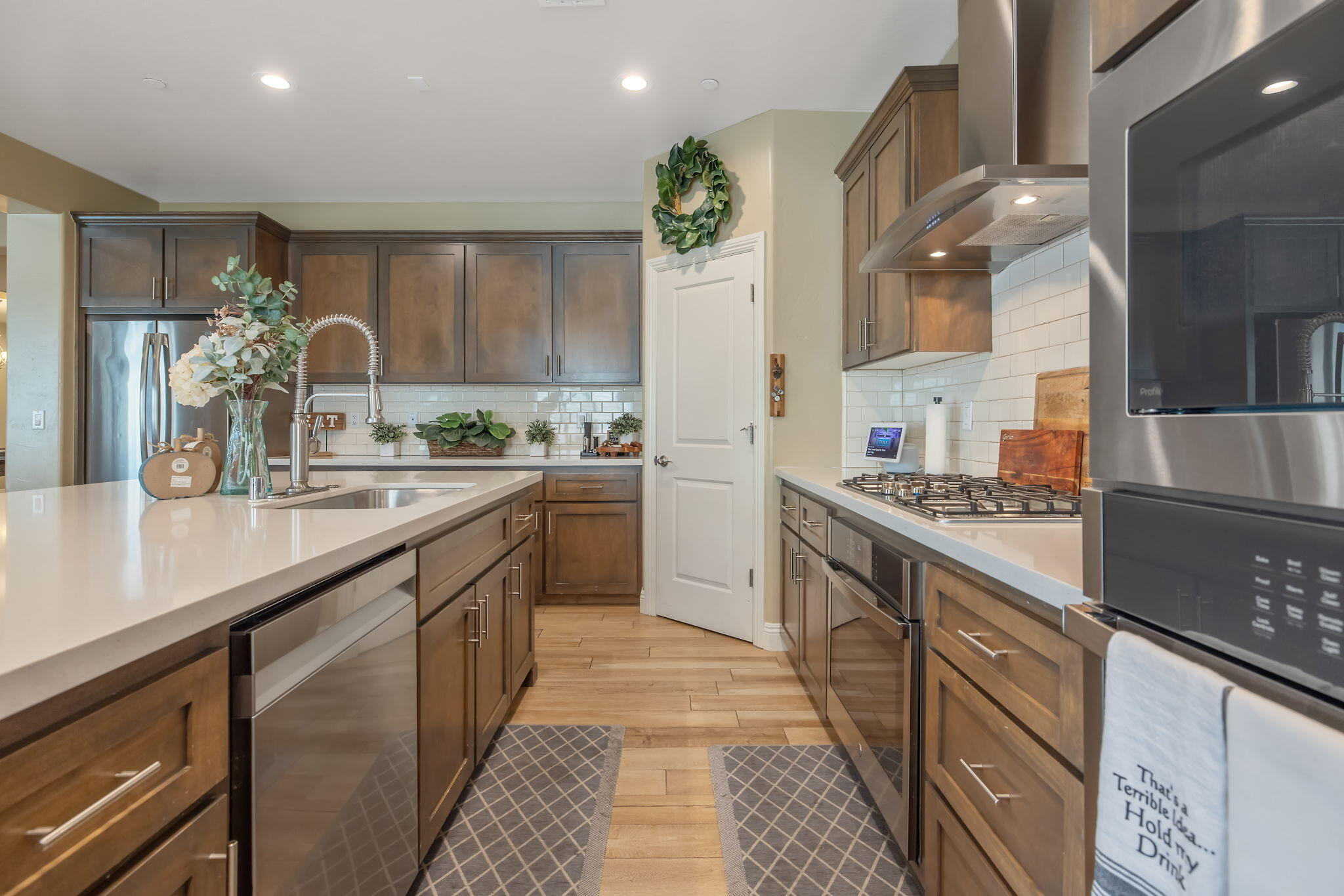 3038 E Beech Ct, Visalia, CA 93292