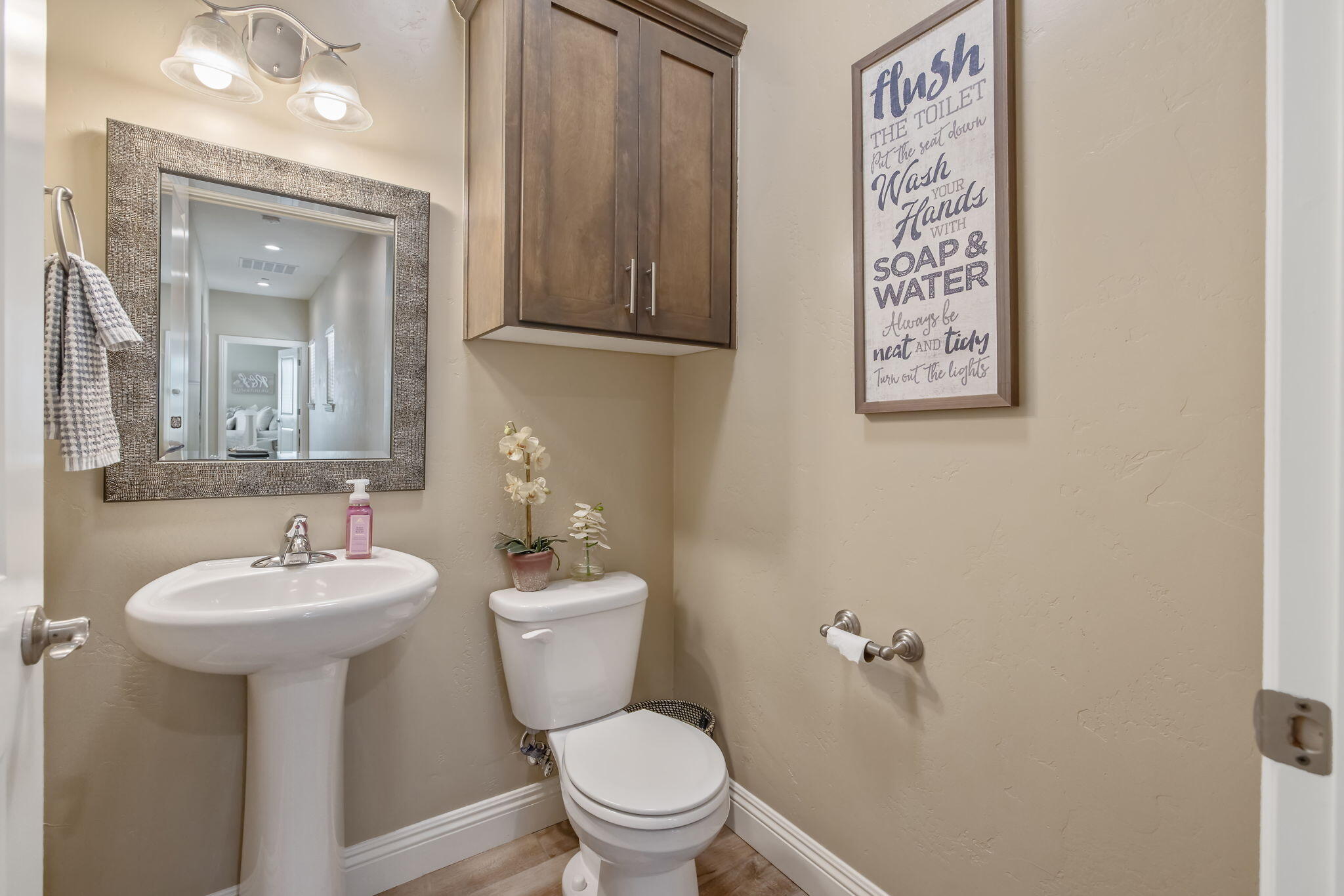 3038 E Beech Ct, Visalia, CA 93292