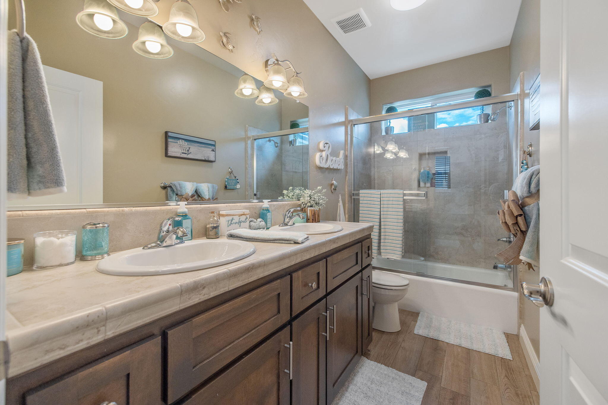 3038 E Beech Ct, Visalia, CA 93292