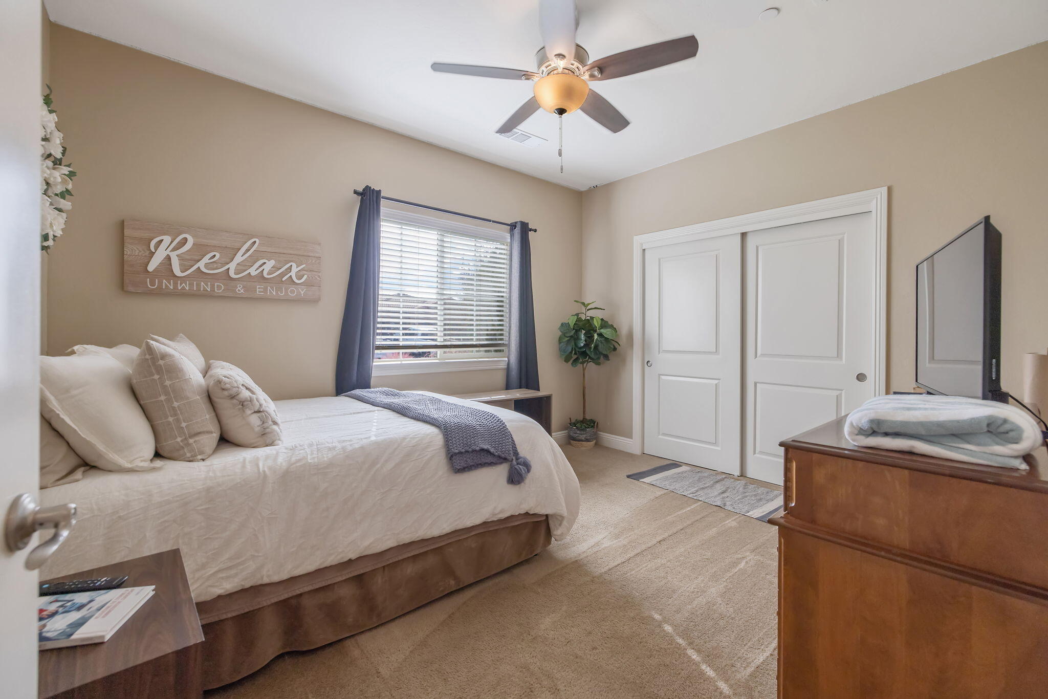 3038 E Beech Ct, Visalia, CA 93292