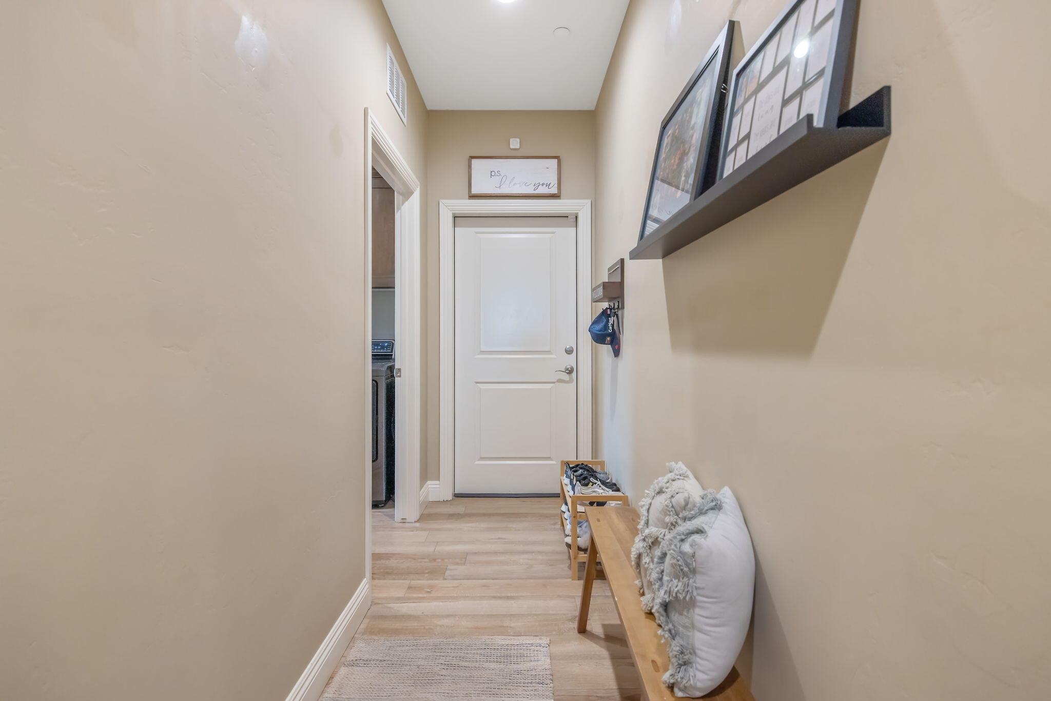 3038 E Beech Ct, Visalia, CA 93292